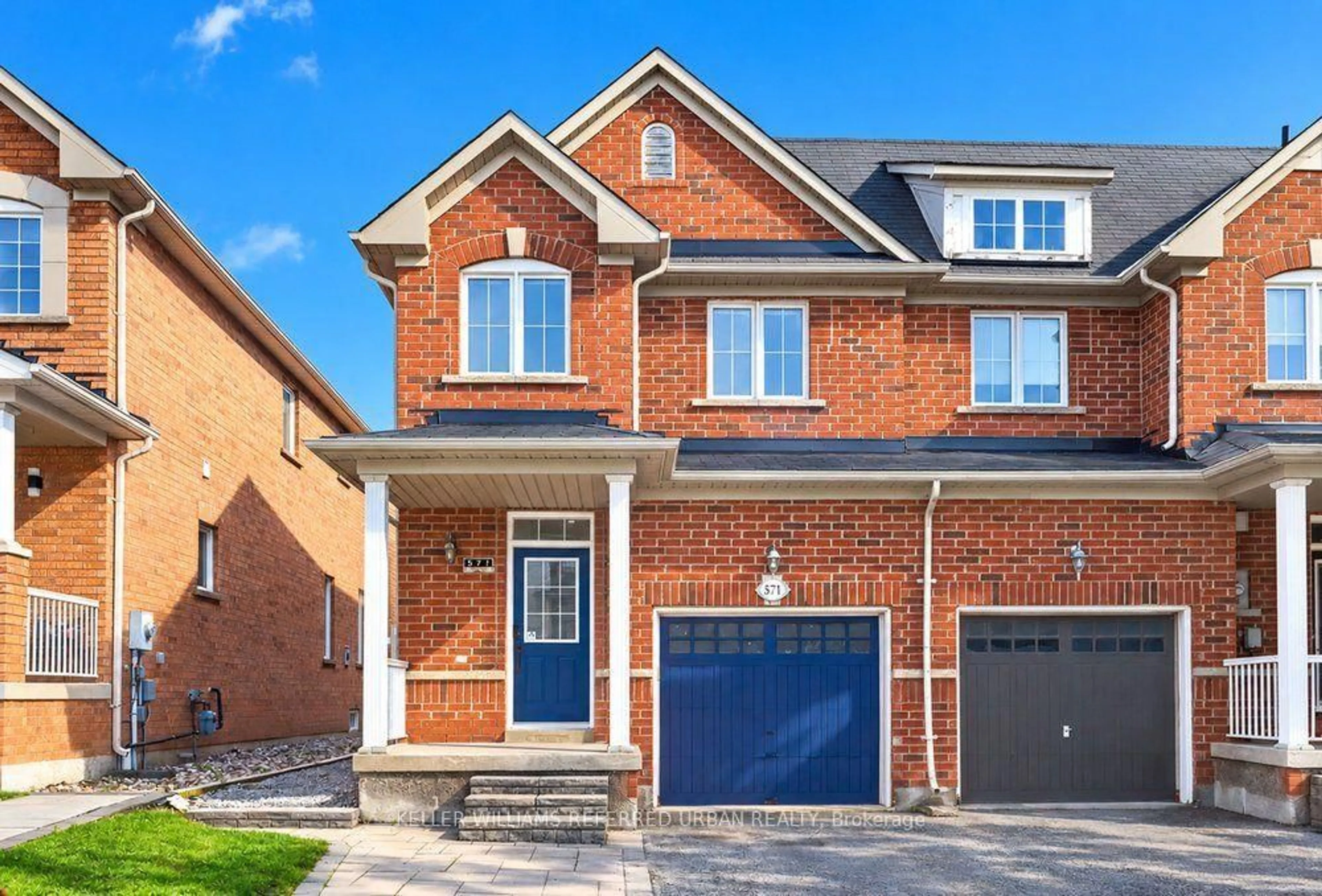 Home with brick exterior material, street for 571 Reeves Way Blvd, Whitchurch-Stouffville Ontario L4A 0H1
