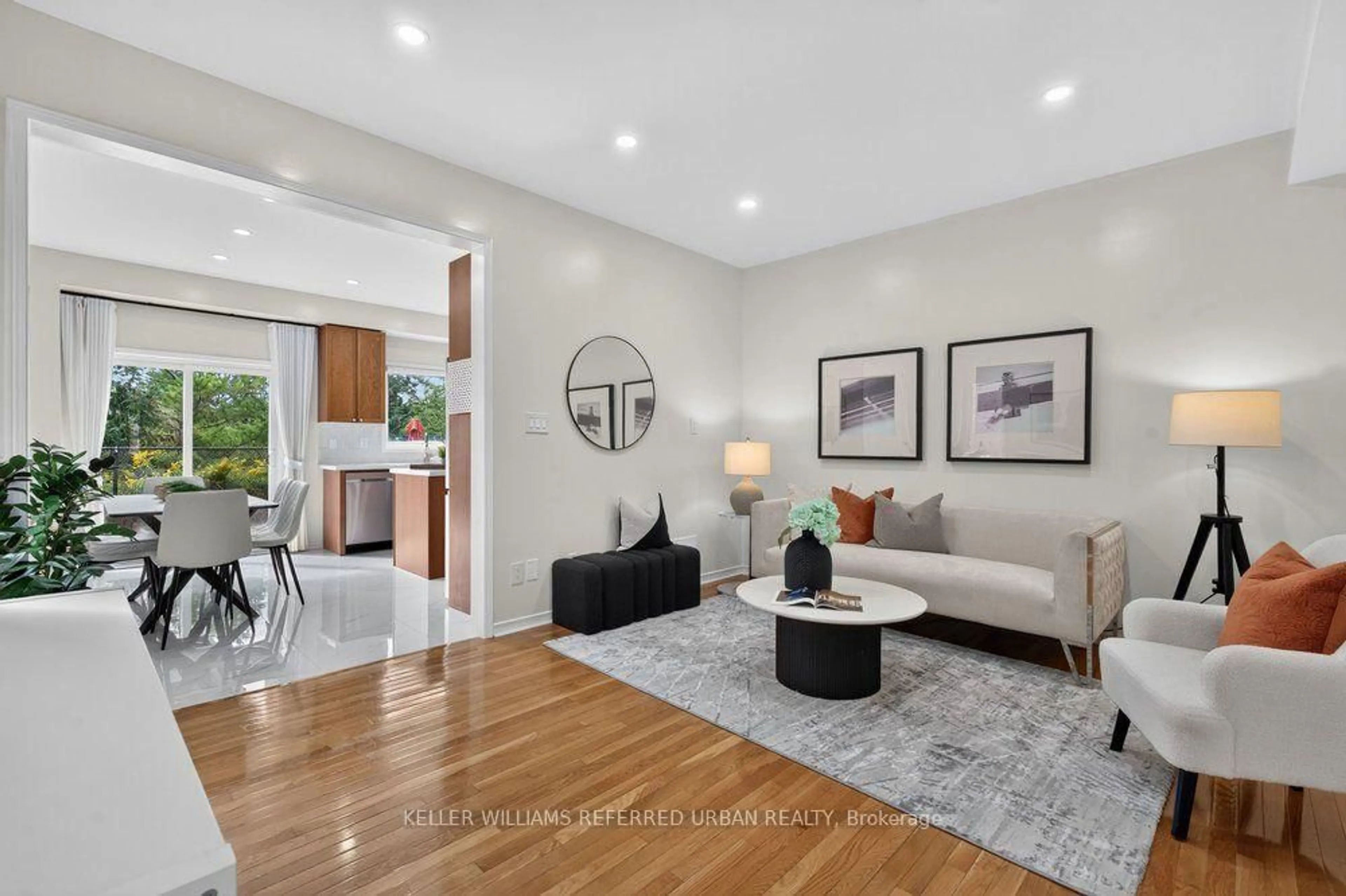 Living room with furniture, unknown for 571 Reeves Way Blvd, Whitchurch-Stouffville Ontario L4A 0H1