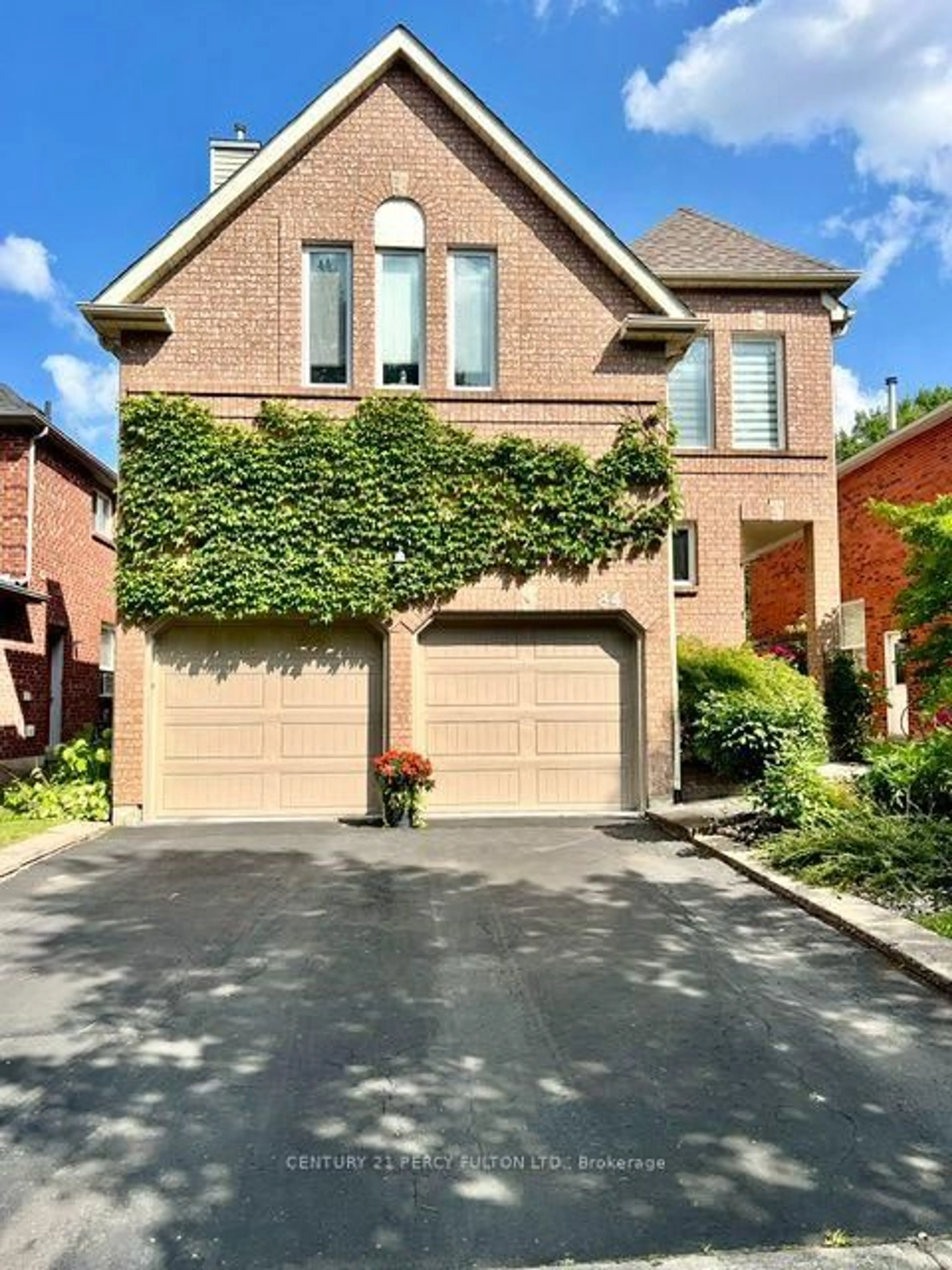 Home with brick exterior material, street for 84 Loraview Lane, Aurora Ontario L4G 6N5