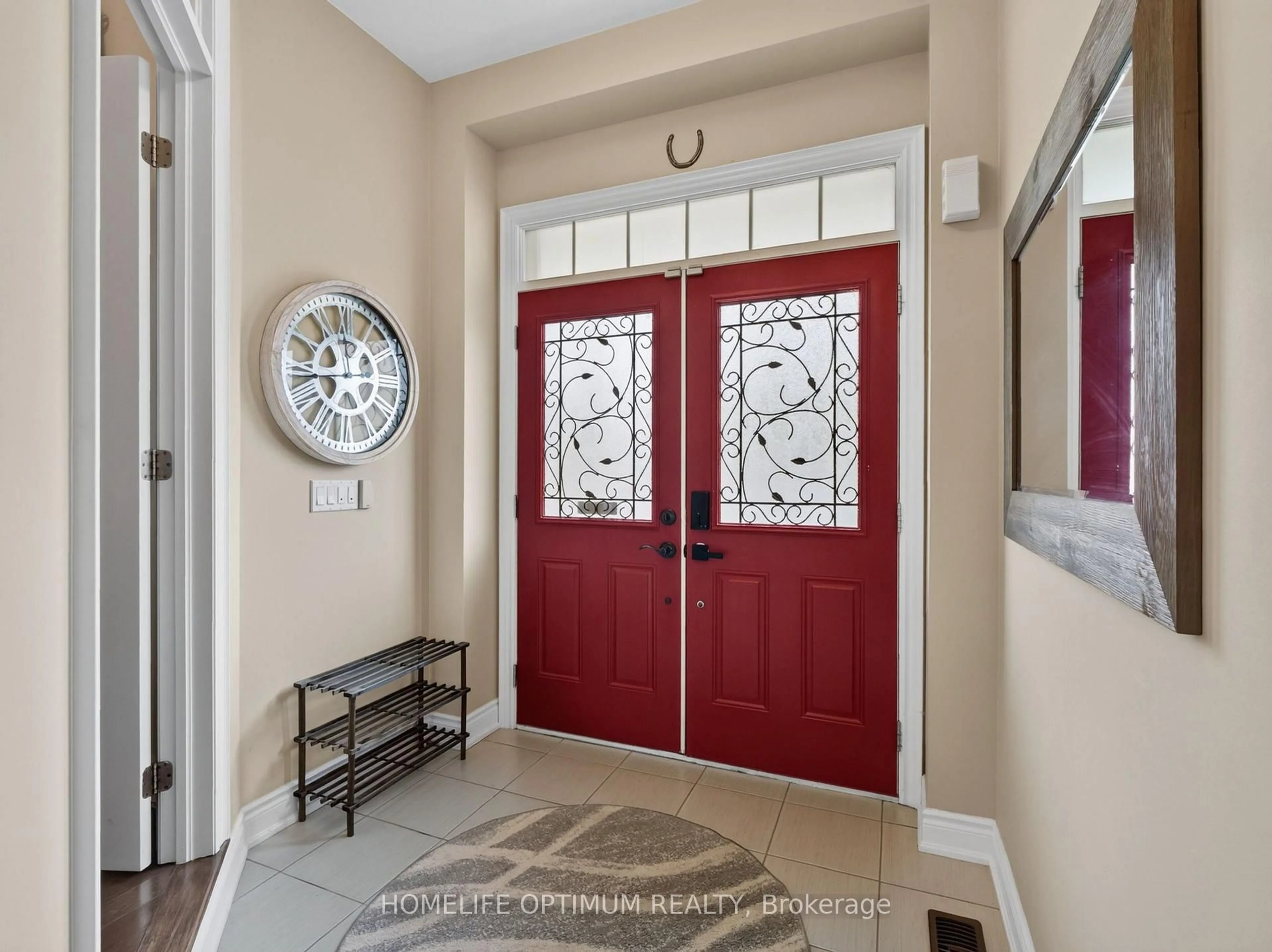Indoor entryway for 83 Strachan Tr, New Tecumseth Ontario L0G 1A0