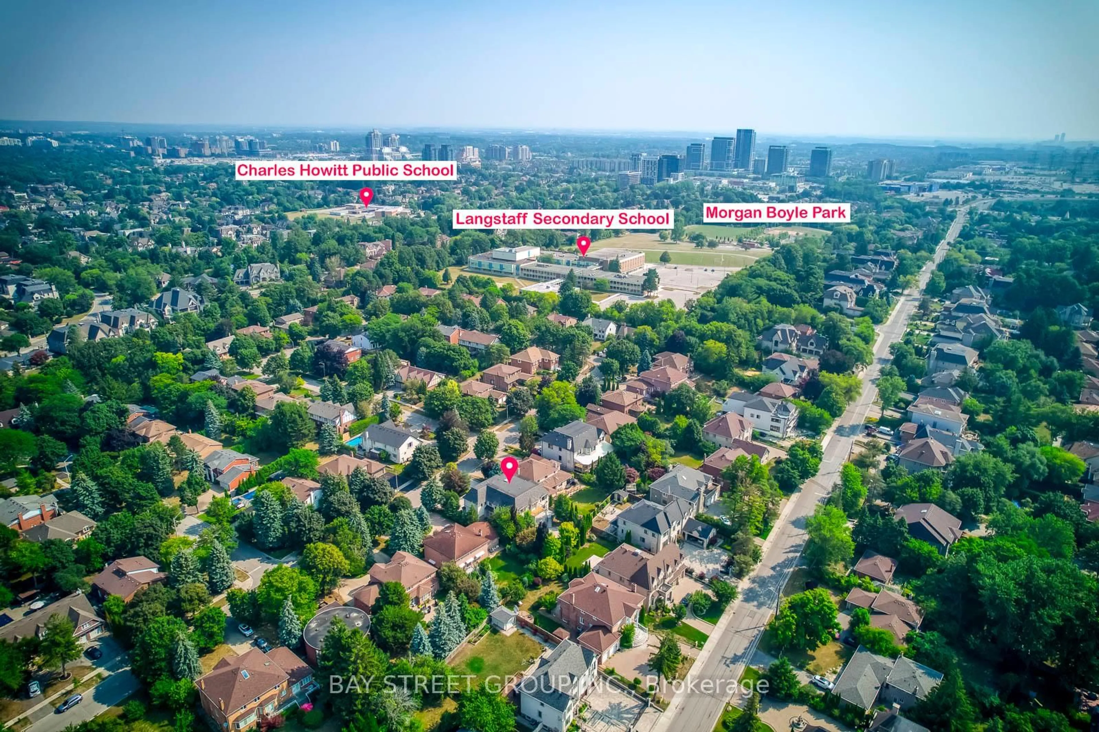 A pic from outside/outdoor area/front of a property/back of a property/a pic from drone, city buildings view from balcony for 56 Winchester Lane, Richmond Hill Ontario L4C 6Y7