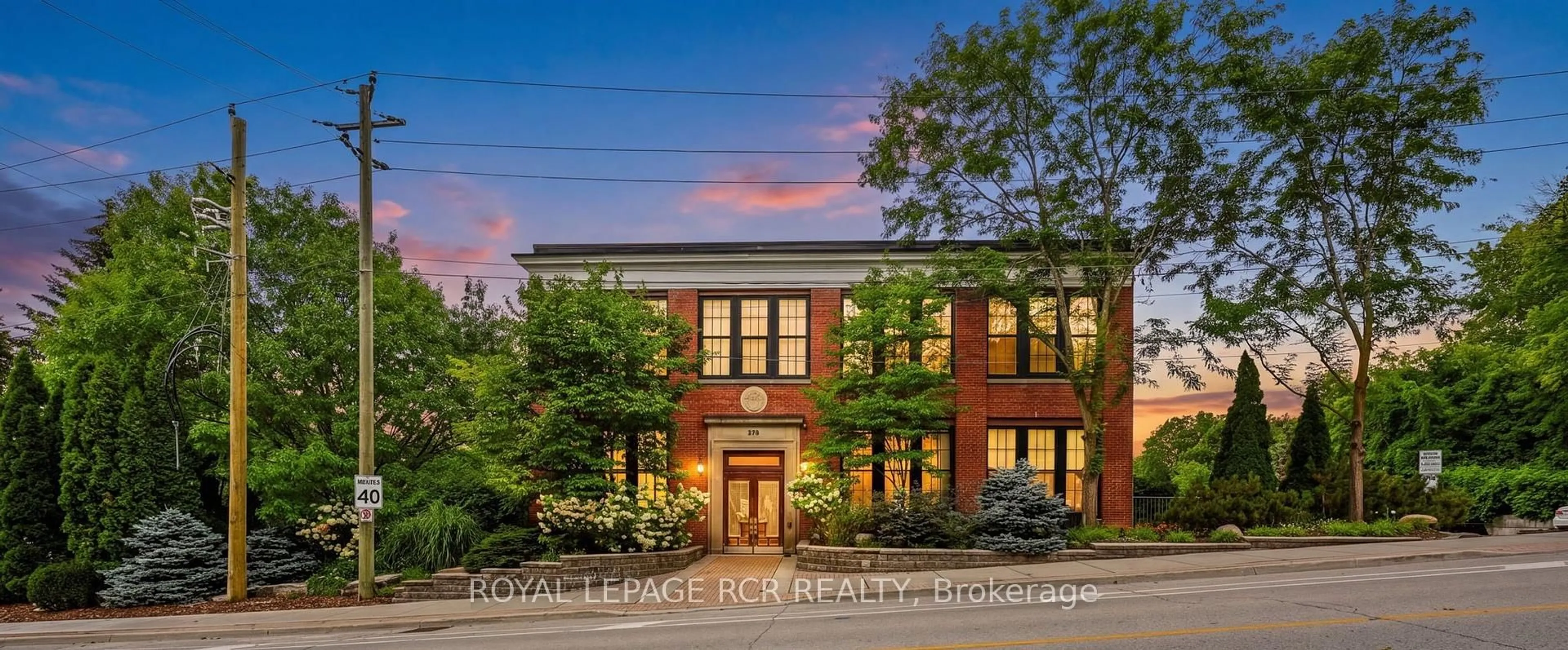 Home with brick exterior material, building for 543 Timothy St #207, Newmarket Ontario L3Y 1R1