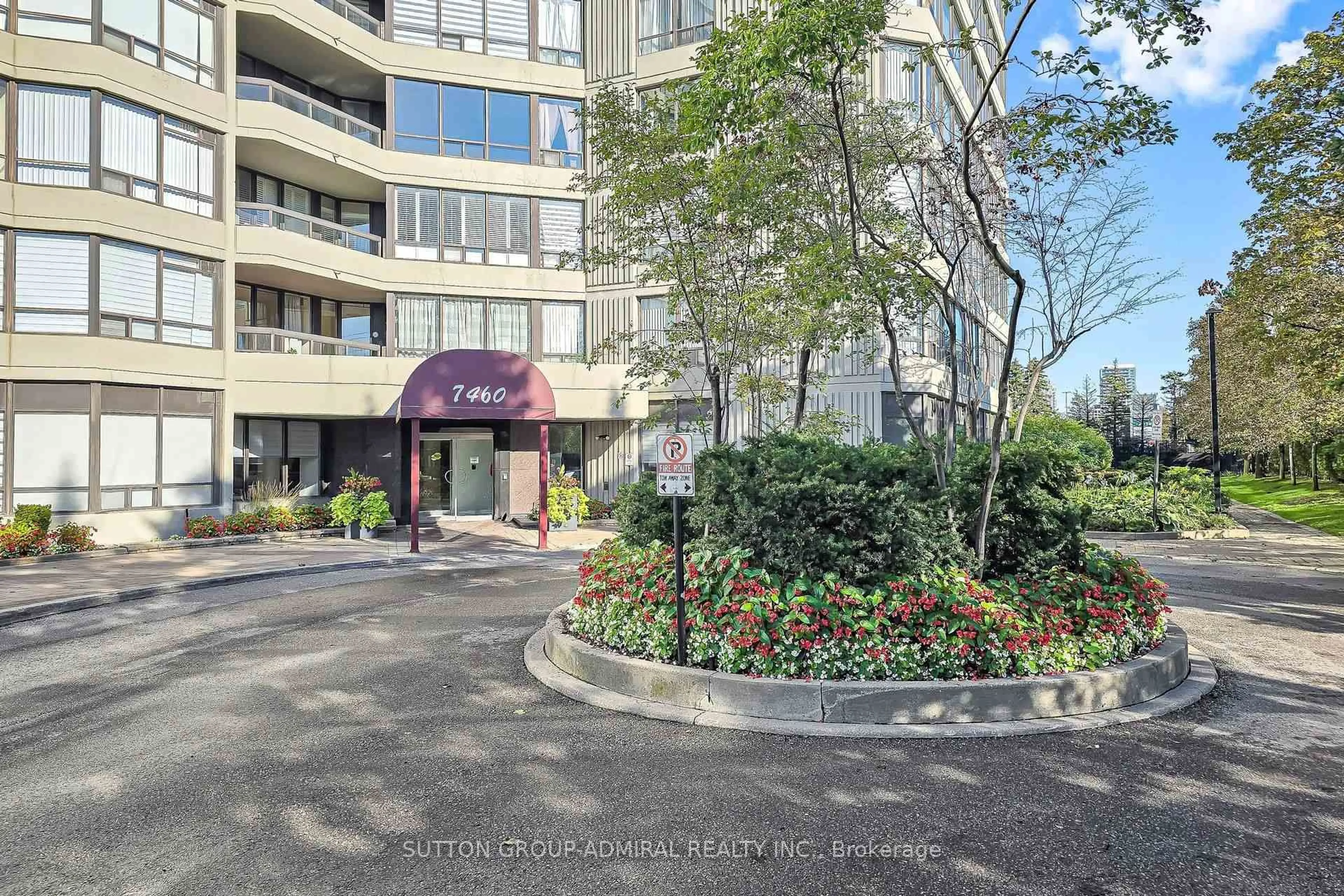 Indoor foyer for 7460 Bathurst St #711, Vaughan Ontario L4J 7K9