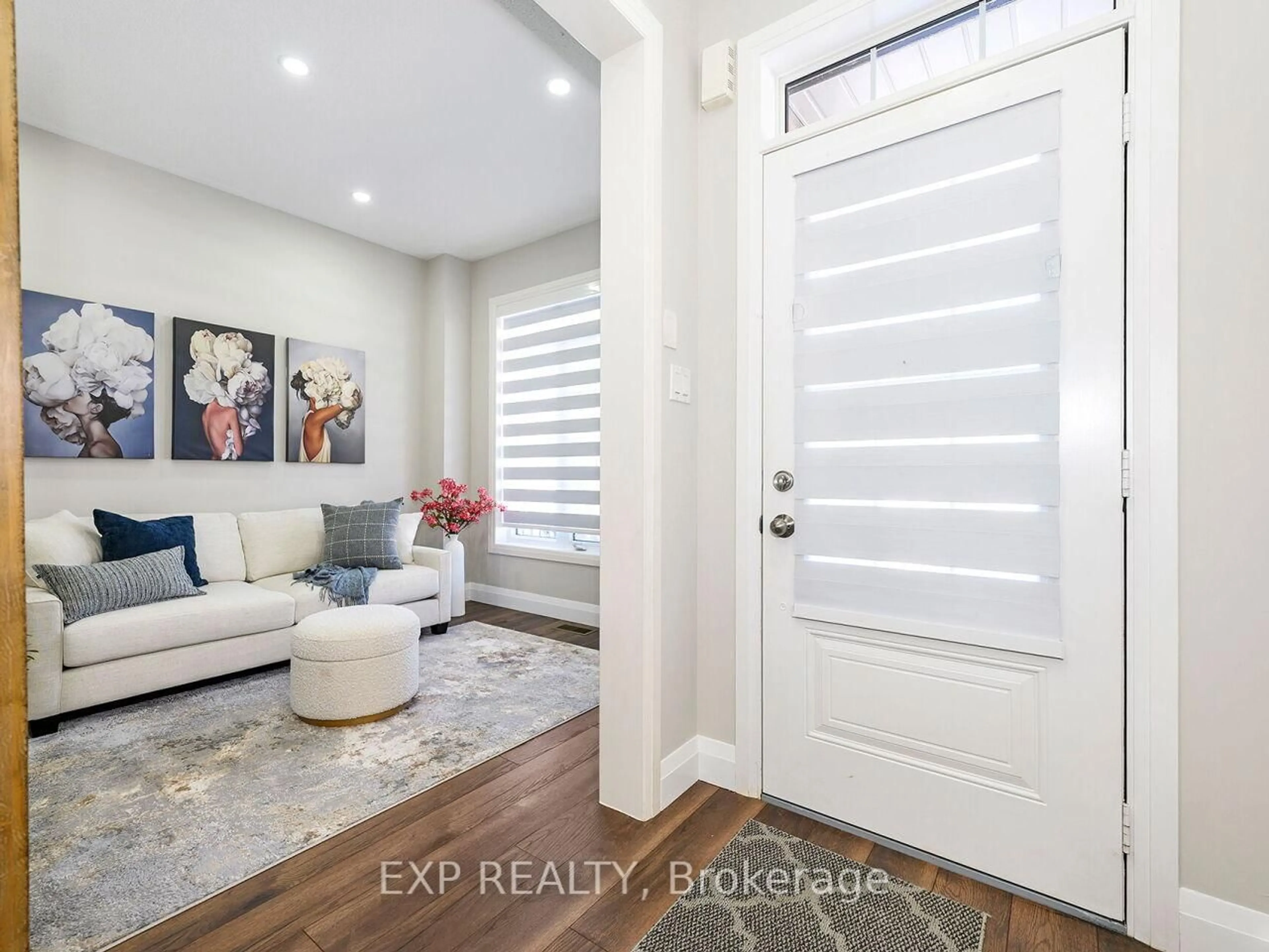 Indoor entryway for 71 Donnan Dr, New Tecumseth Ontario L0G 1W0