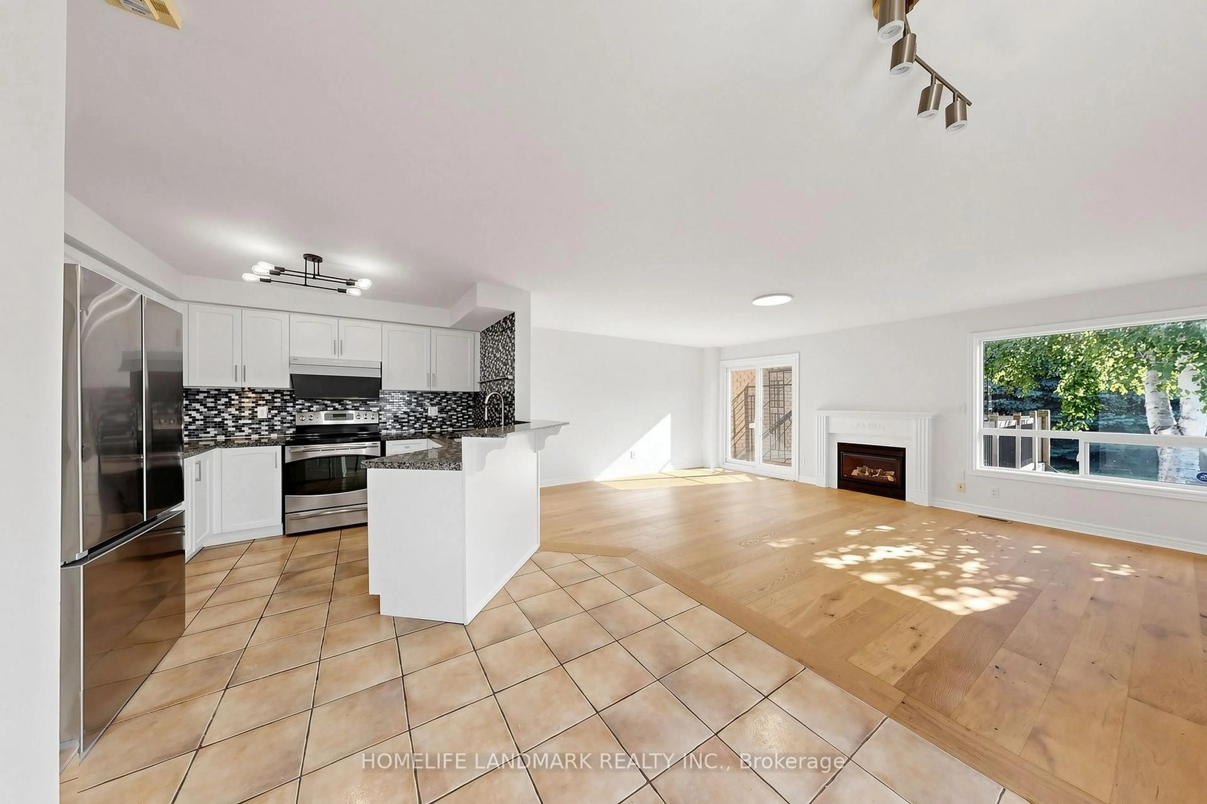Open concept kitchen, ceramic/tile floor for 183 Freemont St, Vaughan Ontario L4K 5H6