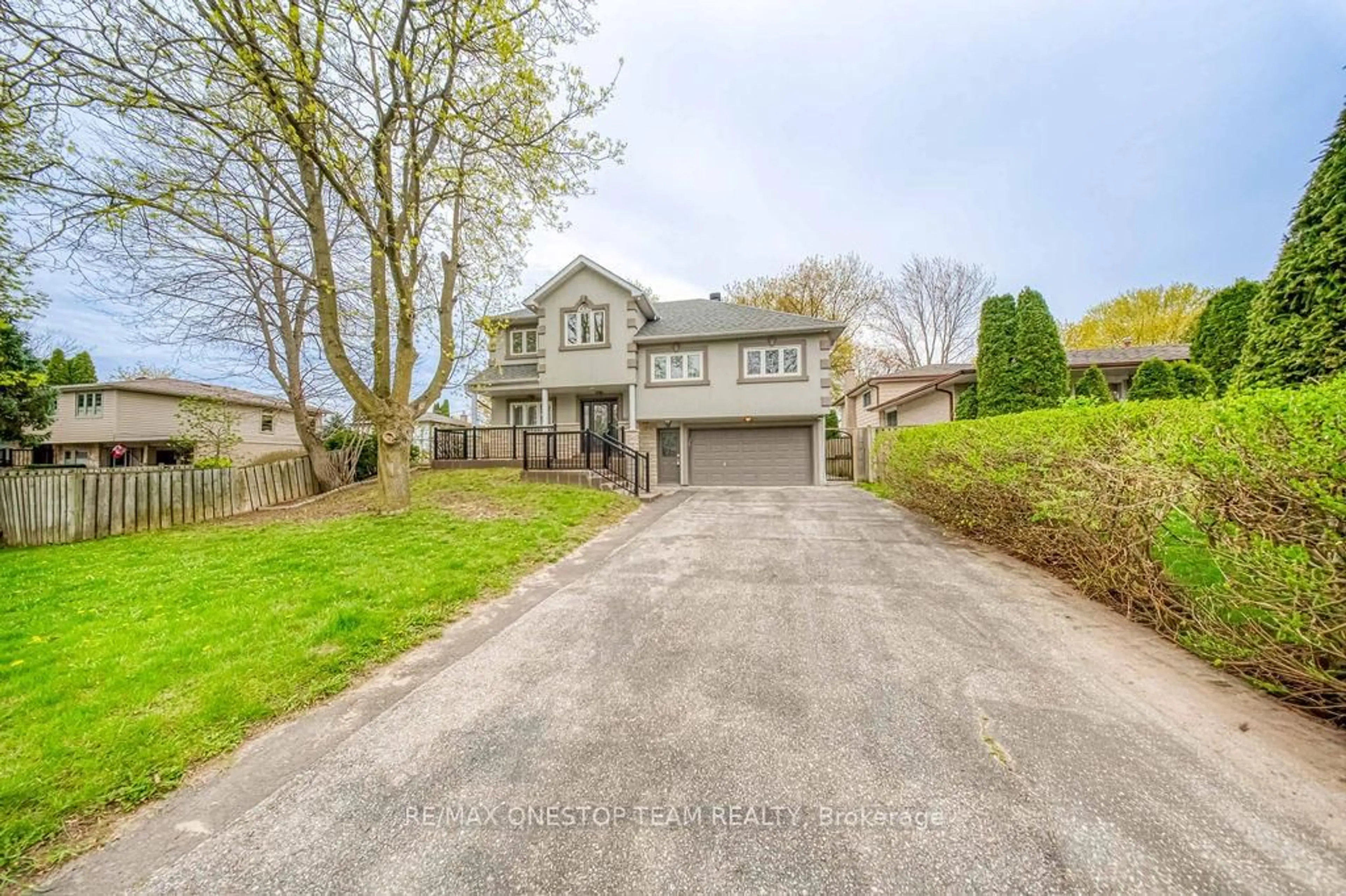 A pic from outside/outdoor area/front of a property/back of a property/a pic from drone, street for 95 Sciberras Rd, Markham Ontario L3R 2J5