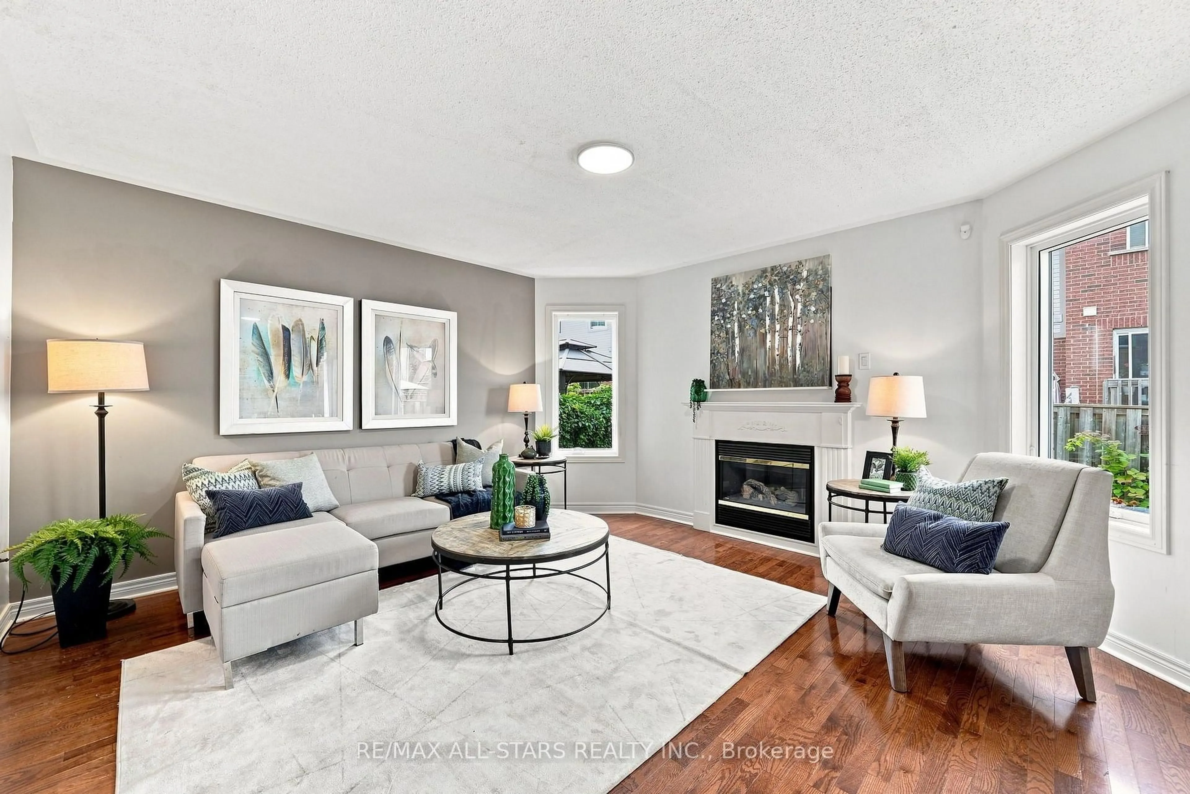 Living room with furniture, unknown for 99 Glasgow Cres, Georgina Ontario L4P 4B2