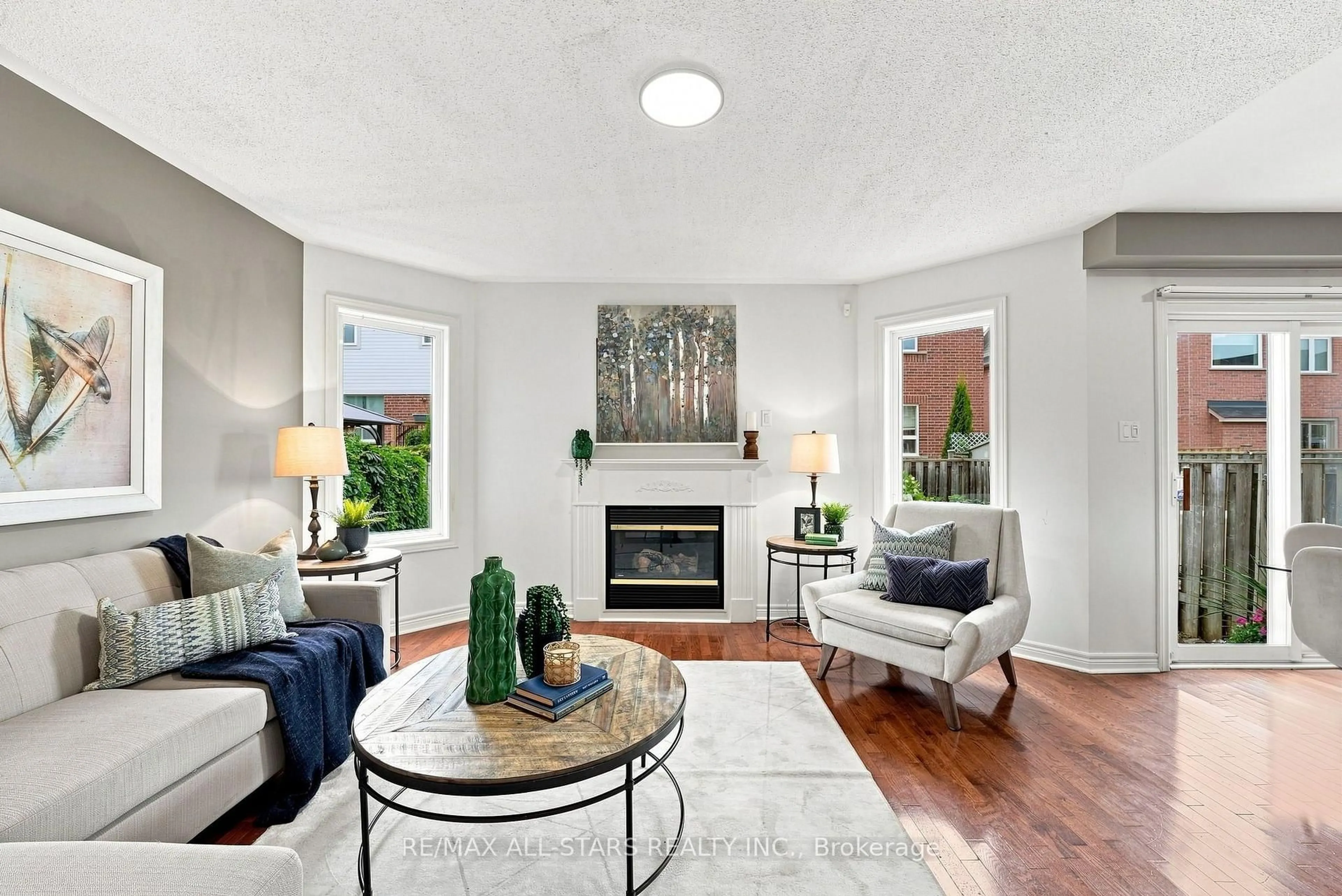 Living room with furniture, unknown for 99 Glasgow Cres, Georgina Ontario L4P 4B2