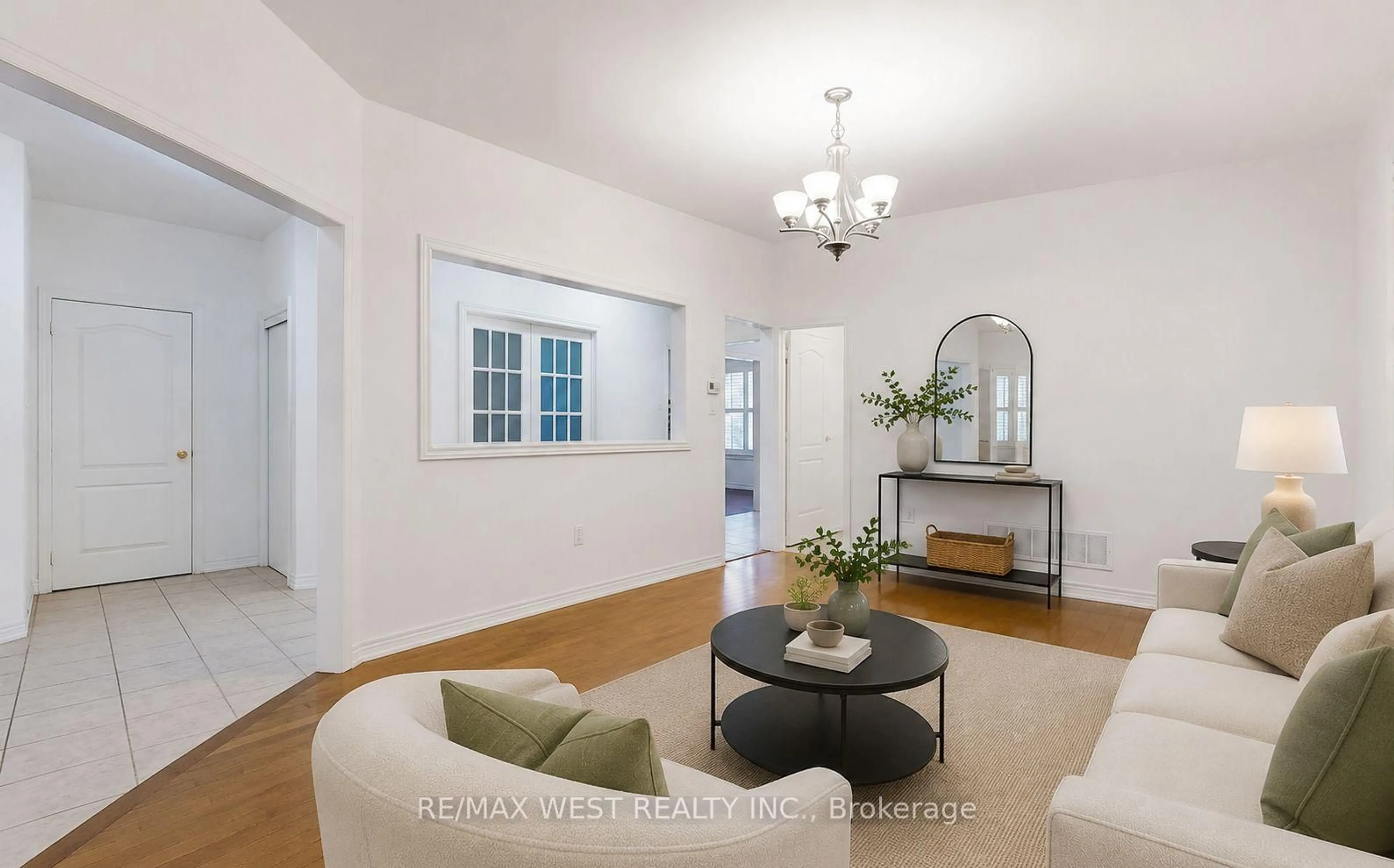 Living room with furniture, unknown for 73 Eakin Mill Rd, Markham Ontario L6E 1N9