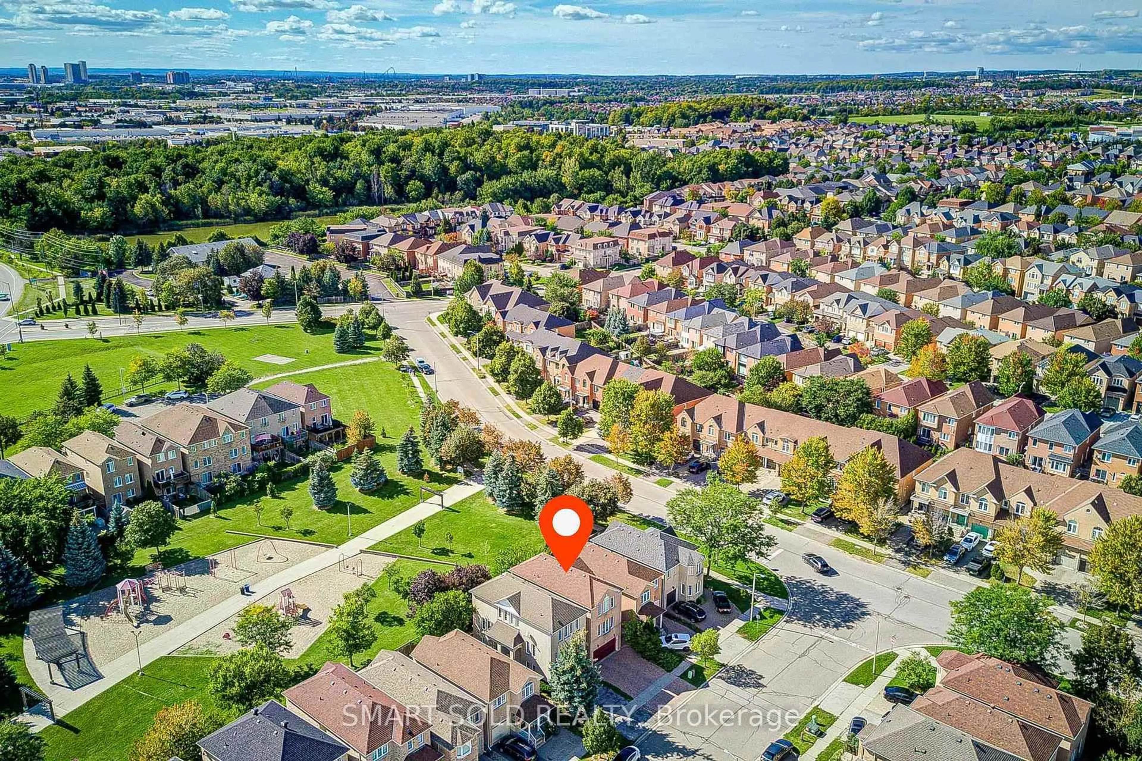 A pic from outside/outdoor area/front of a property/back of a property/a pic from drone, street for 6 Sugarforest Dr, Vaughan Ontario L4J 8M7