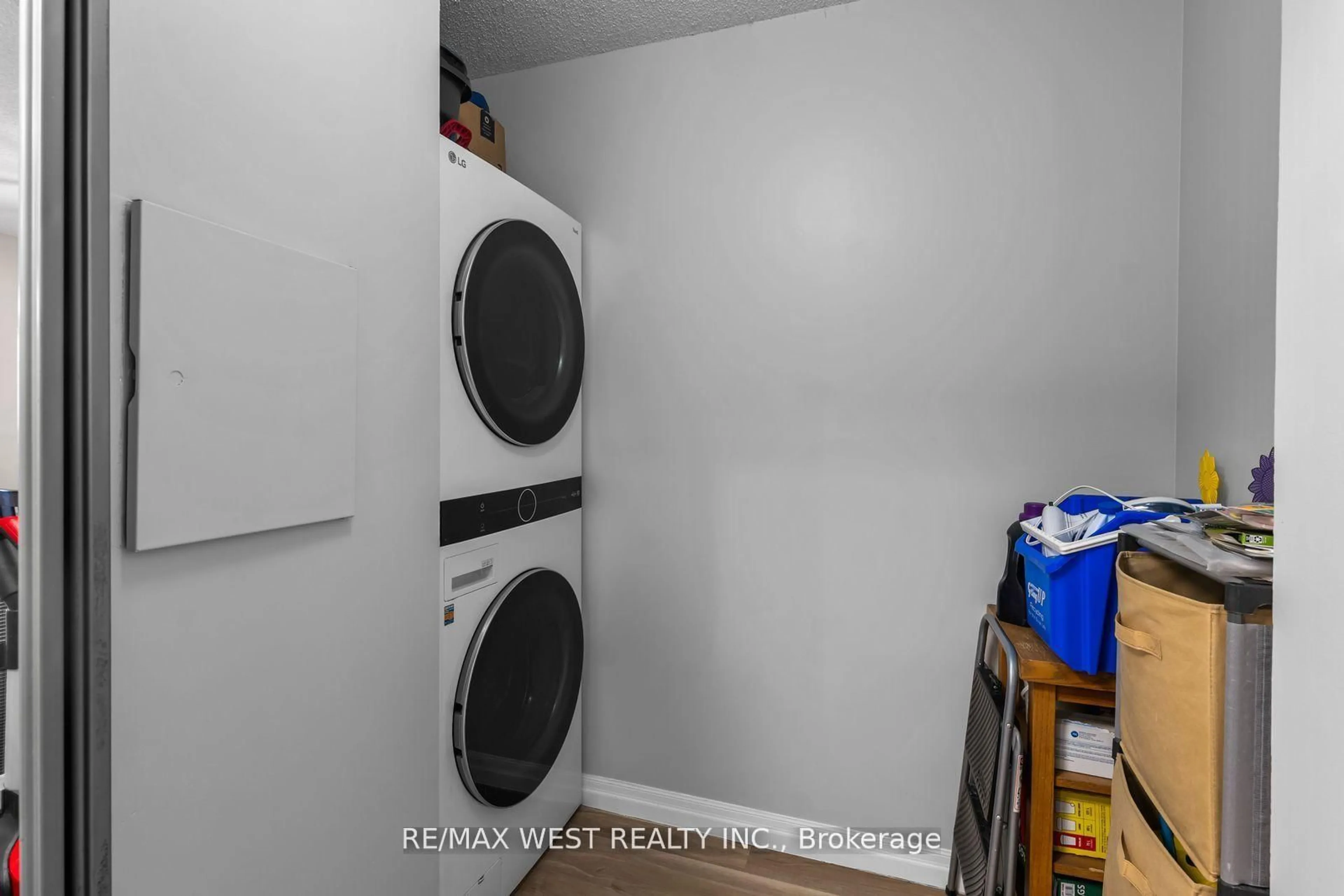 trreb/IMG-N13752452_1db2b947-006e-4d9f-aaae-53247262b268-l.jpg