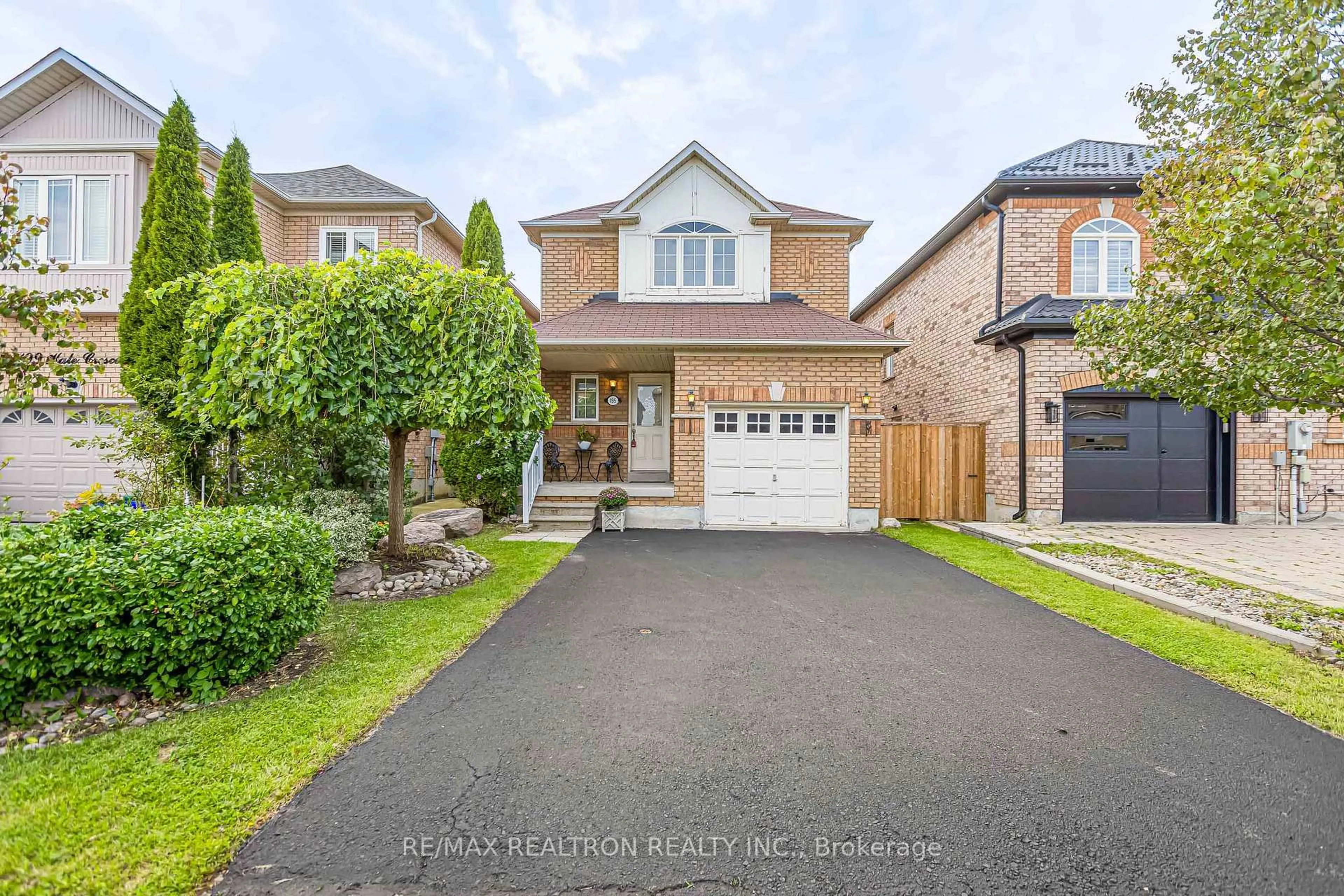 Home with brick exterior material, street for 195 Kale Cres, Vaughan Ontario L6A 3R2