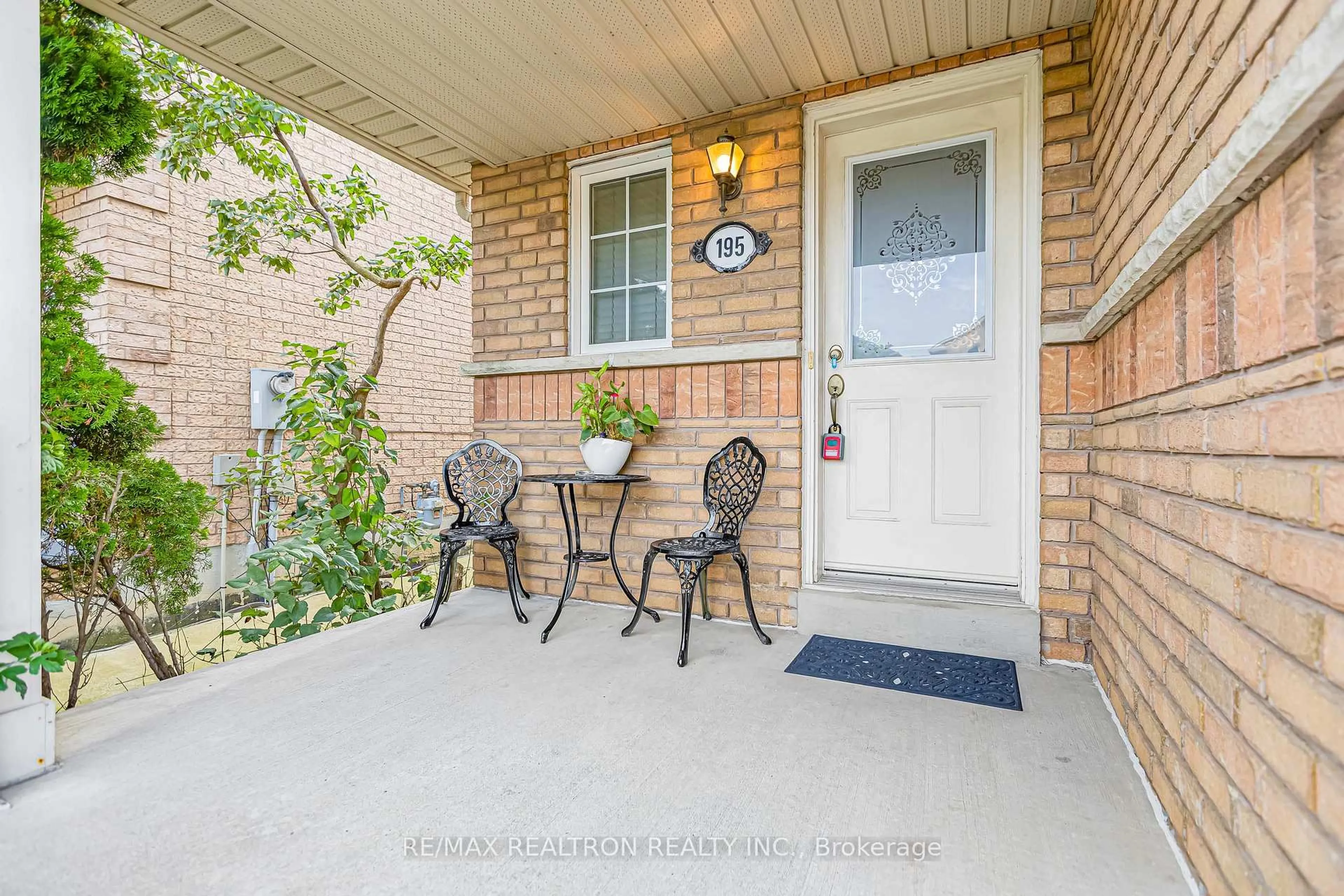 Unknown for 195 Kale Cres, Vaughan Ontario L6A 3R2