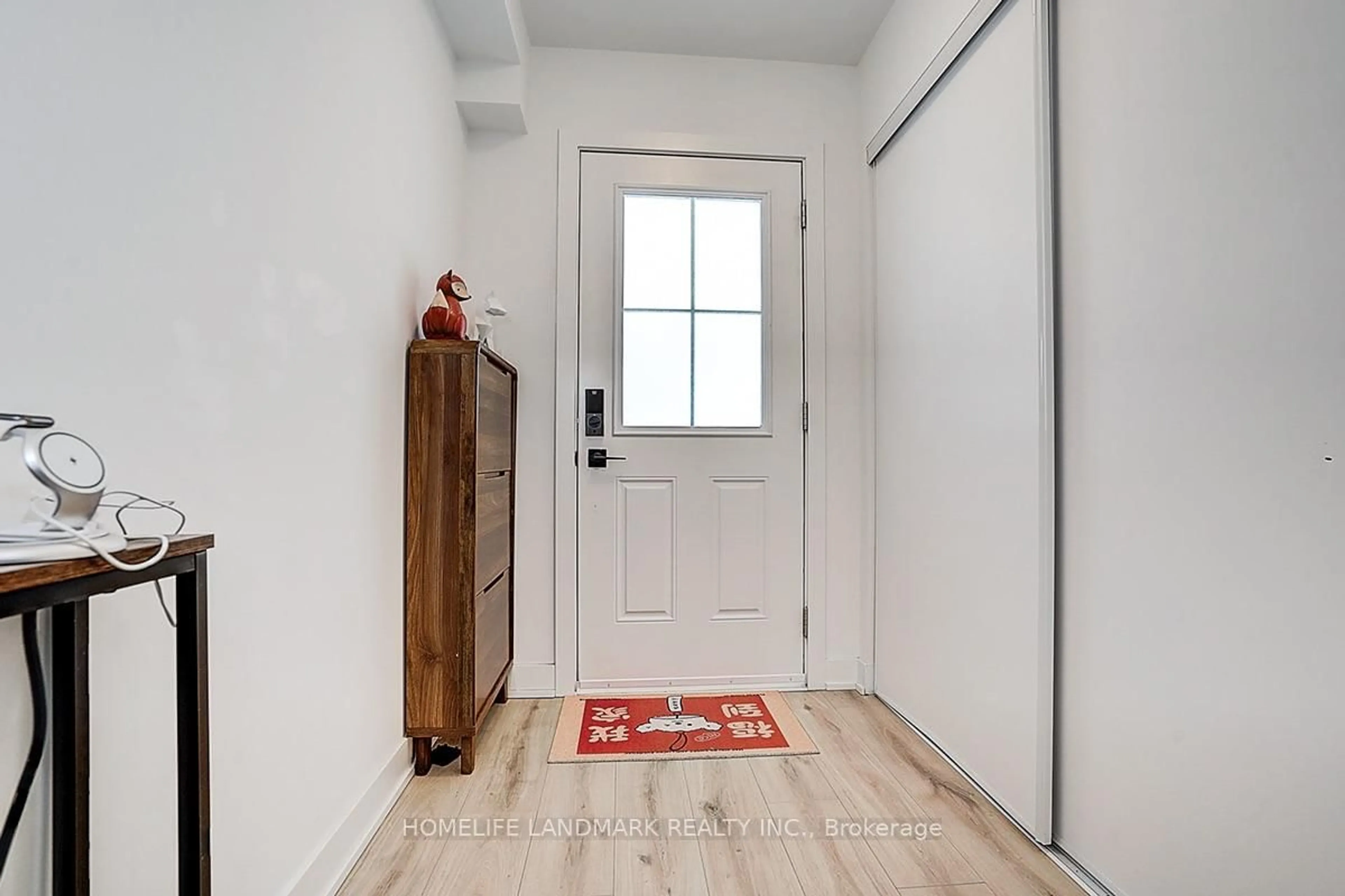 Indoor entryway for 25 Sunbury Lane, Whitchurch-Stouffville Ontario L4A 4W8