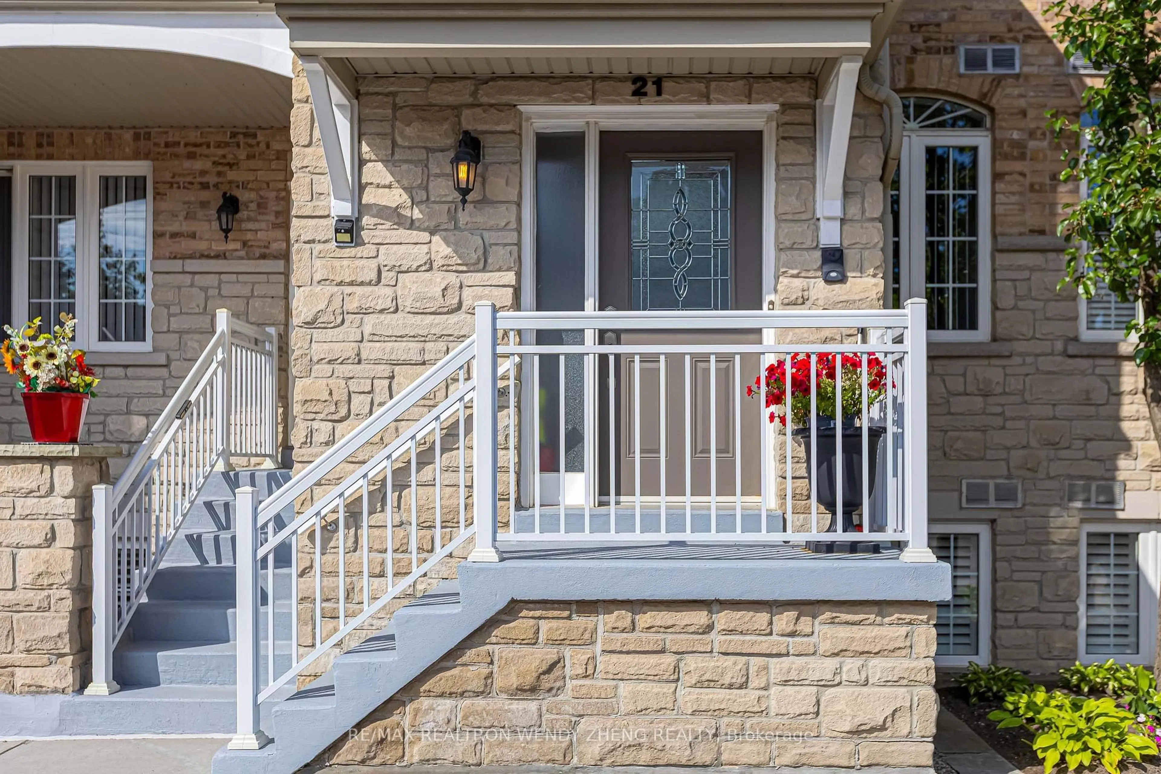 Unknown for 520 Silken Laumann Dr #21, Newmarket Ontario L3X 2S7