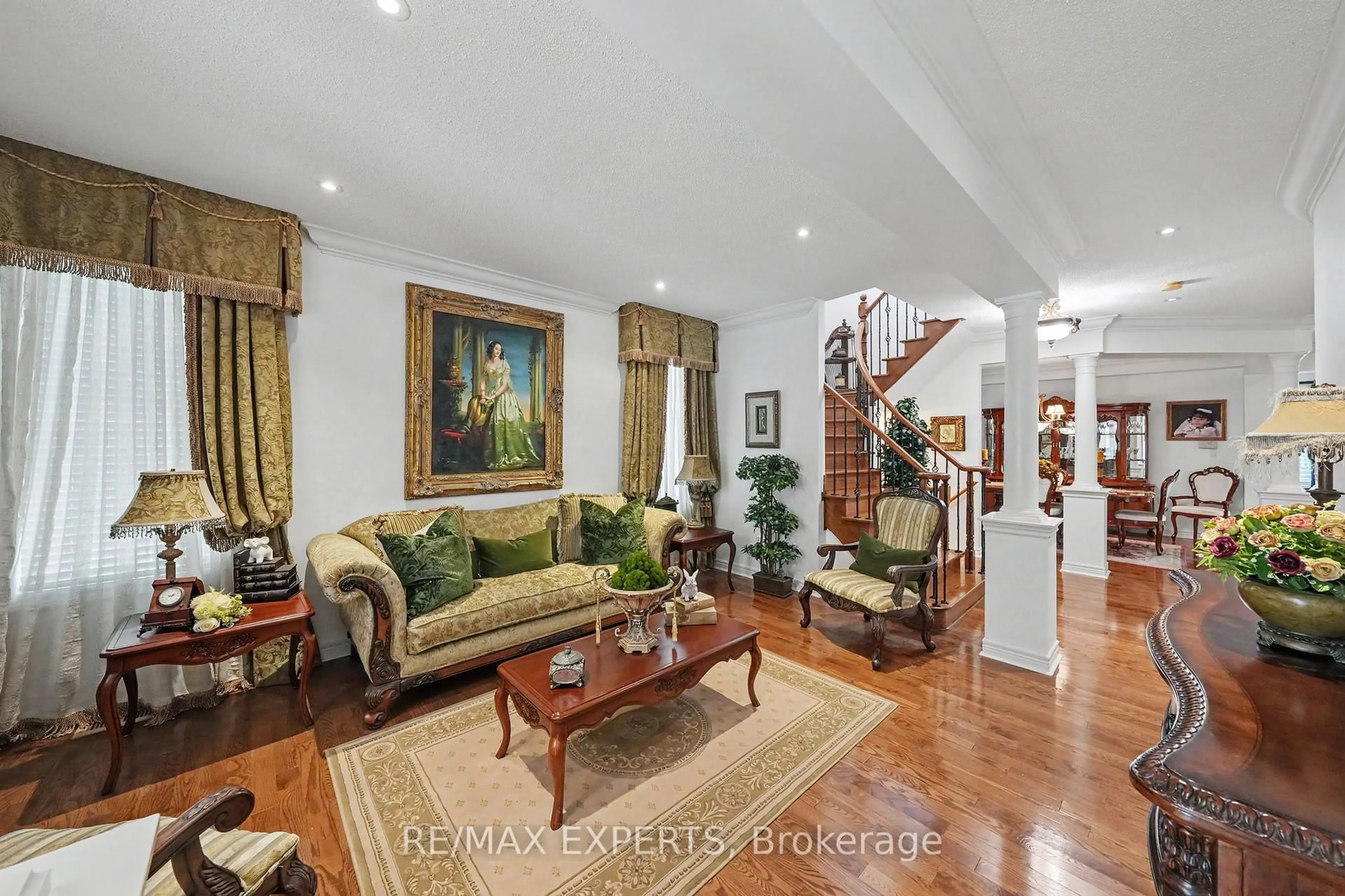 Unknown for 15 Arrowood Cres, Vaughan Ontario L4H 2R4