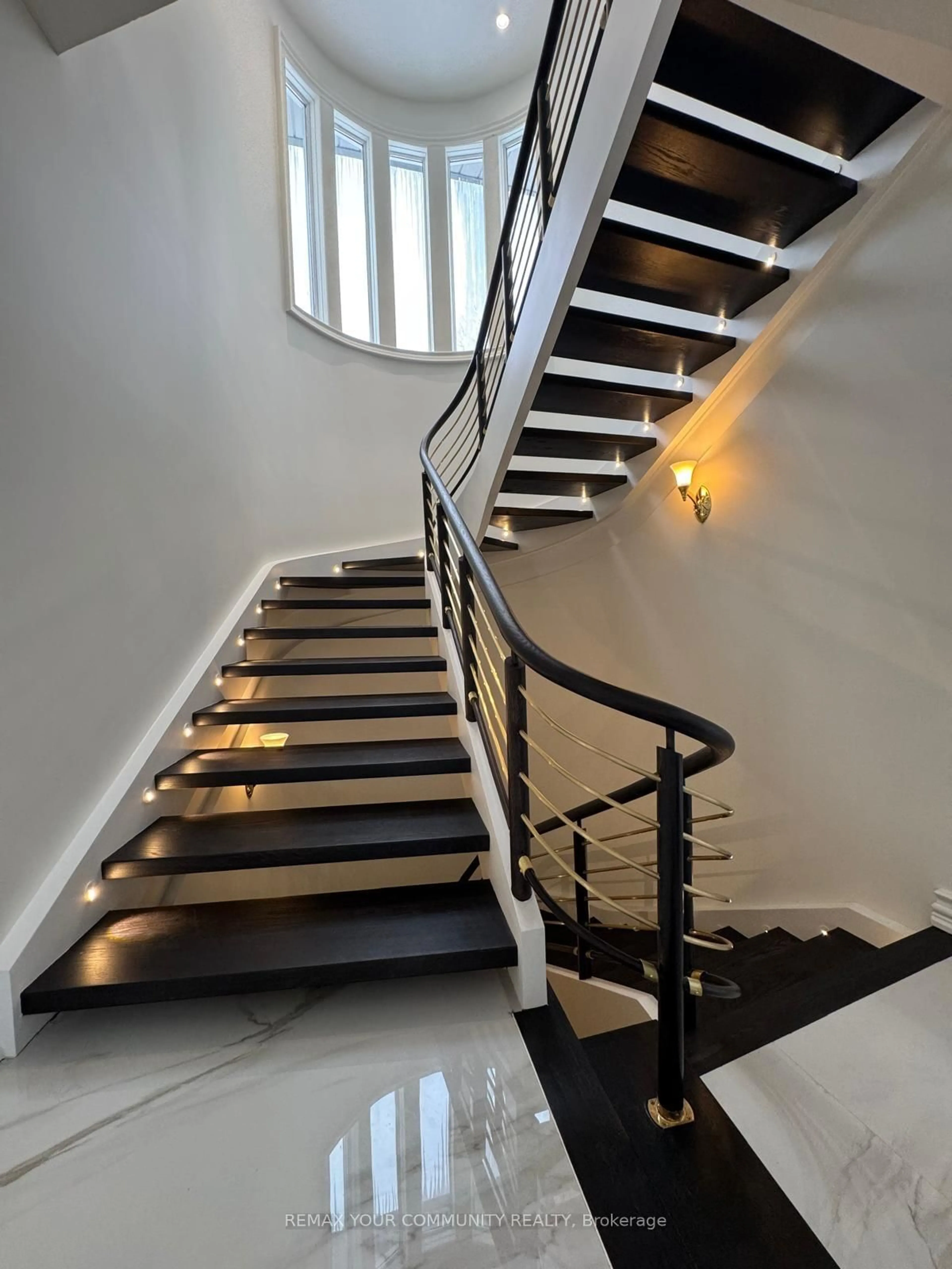 Stairs for 76 Silver Fox Pl, Vaughan Ontario L6A 1G2