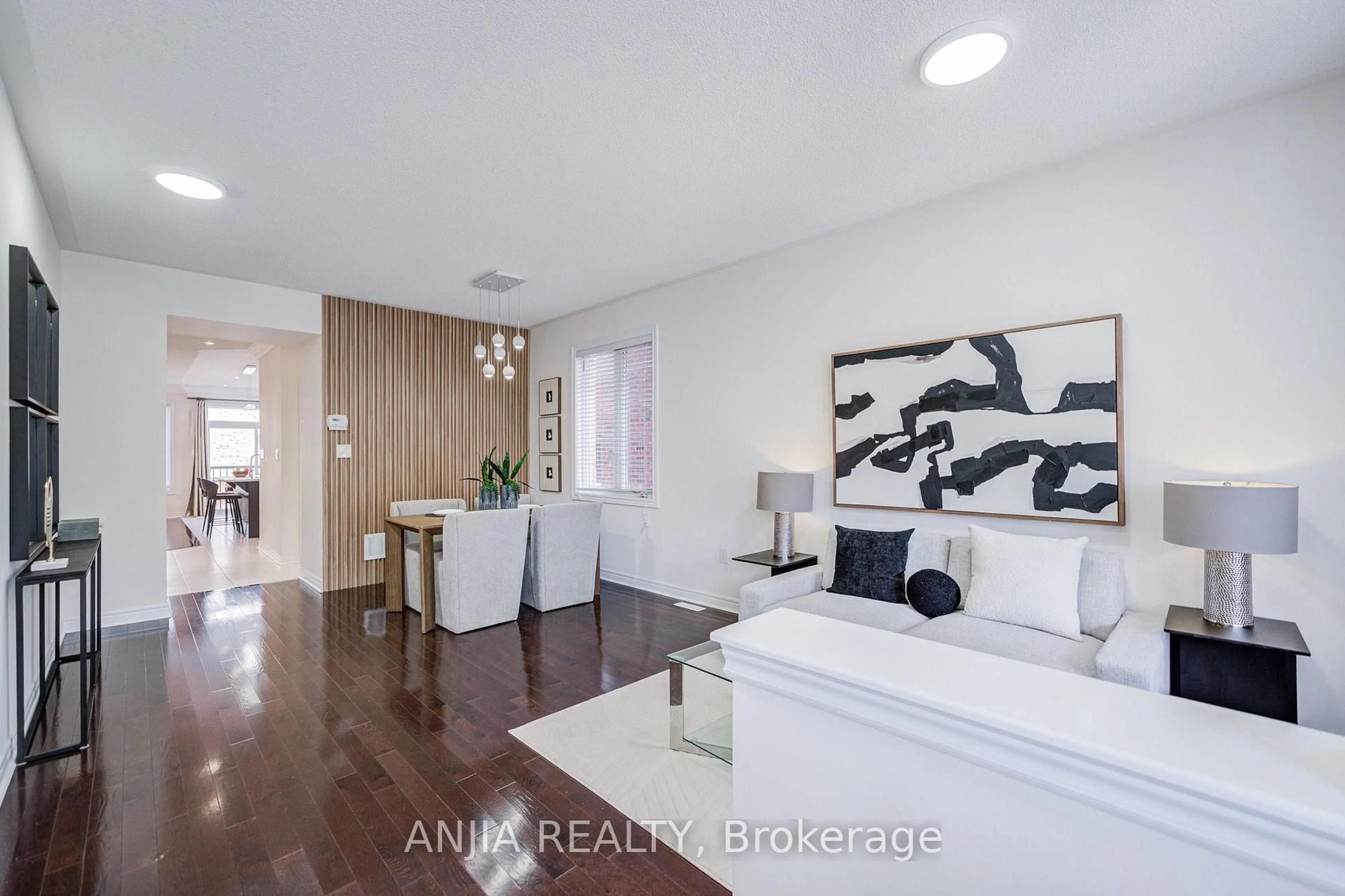 Unknown for 205 Harbord St, Markham Ontario L6C 0X3