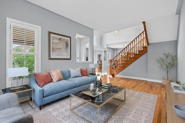 2 Foxfield Cres, Vaughan 4