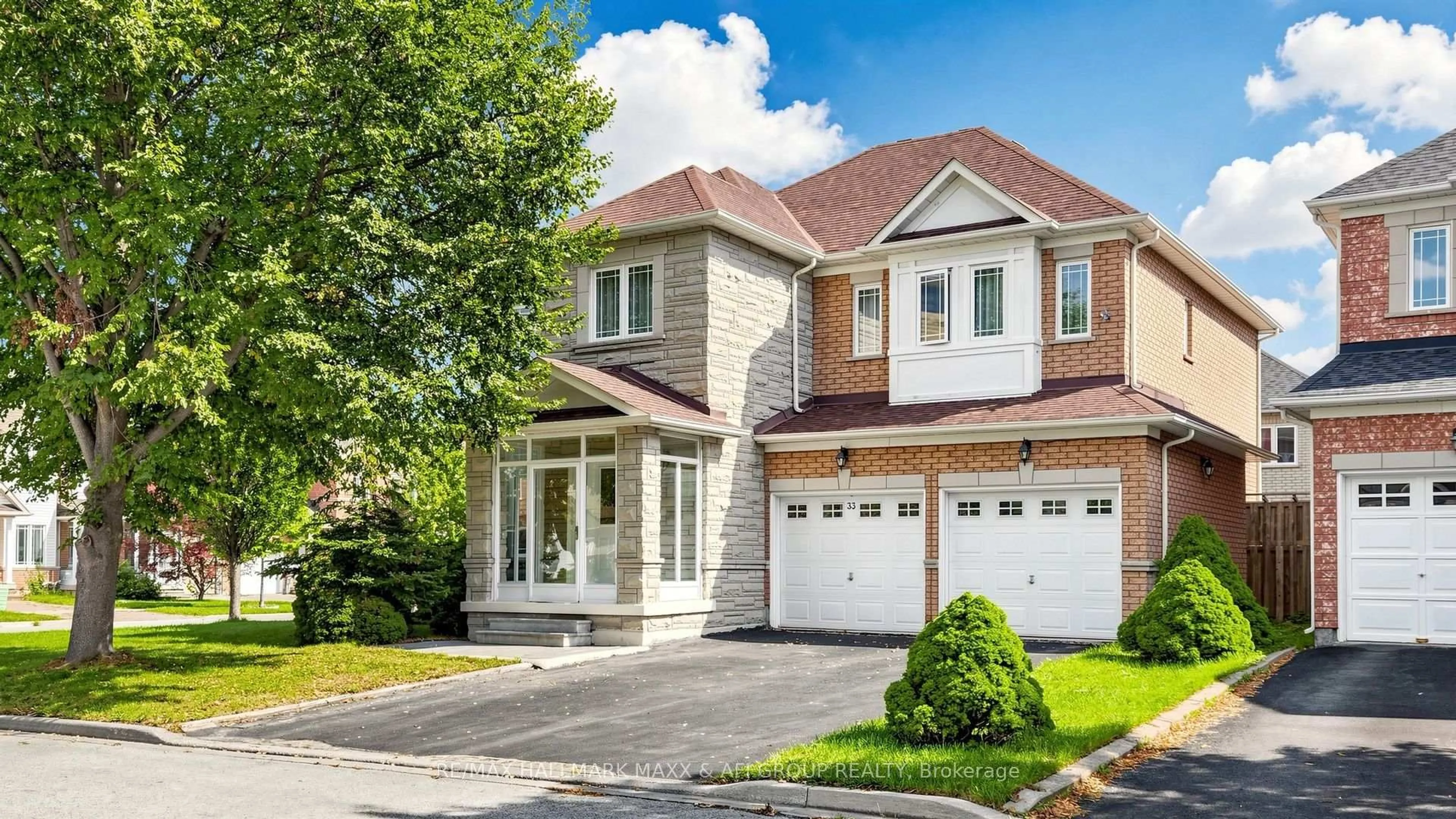 Home with brick exterior material, street for 33 Amethyst Dr, Richmond Hill Ontario L4S 2J8