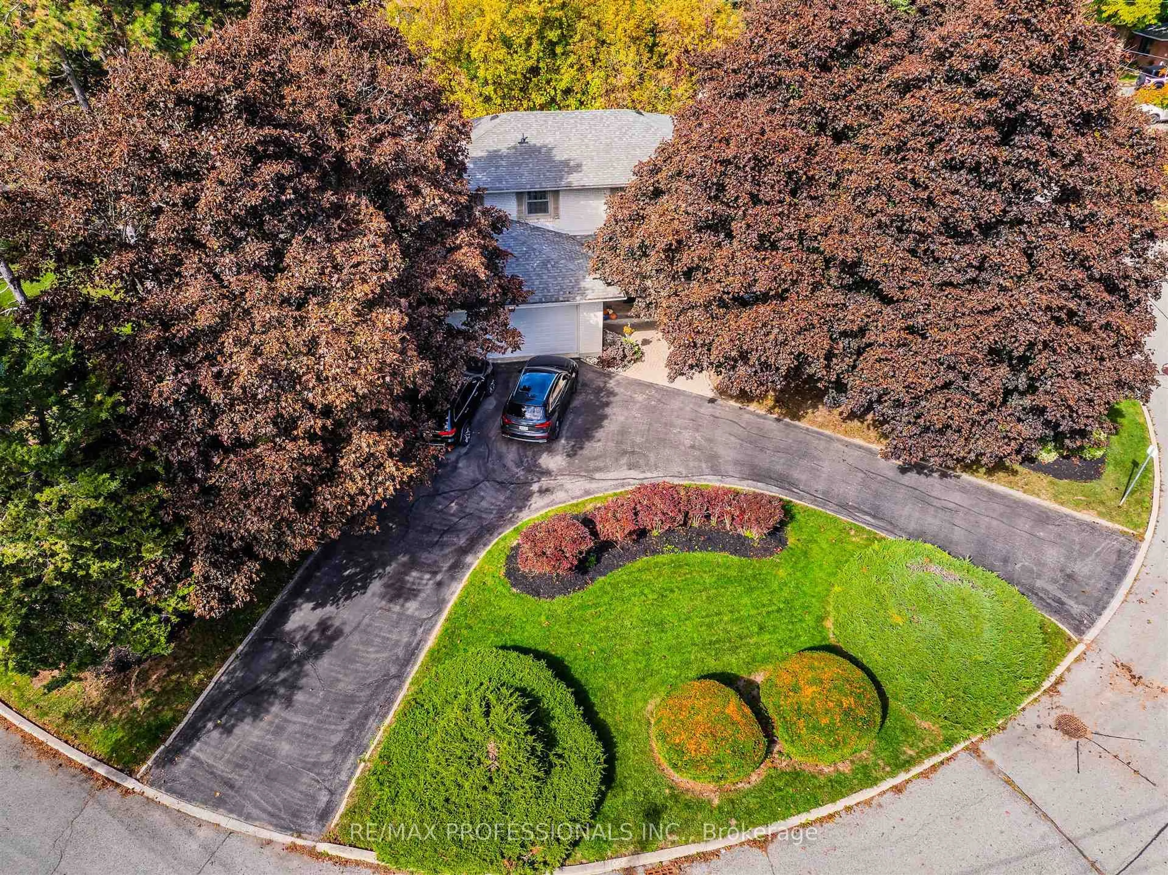 A pic from outside/outdoor area/front of a property/back of a property/a pic from drone, unknown for 24 Billy Joel Cres, Markham Ontario L3P 3C5