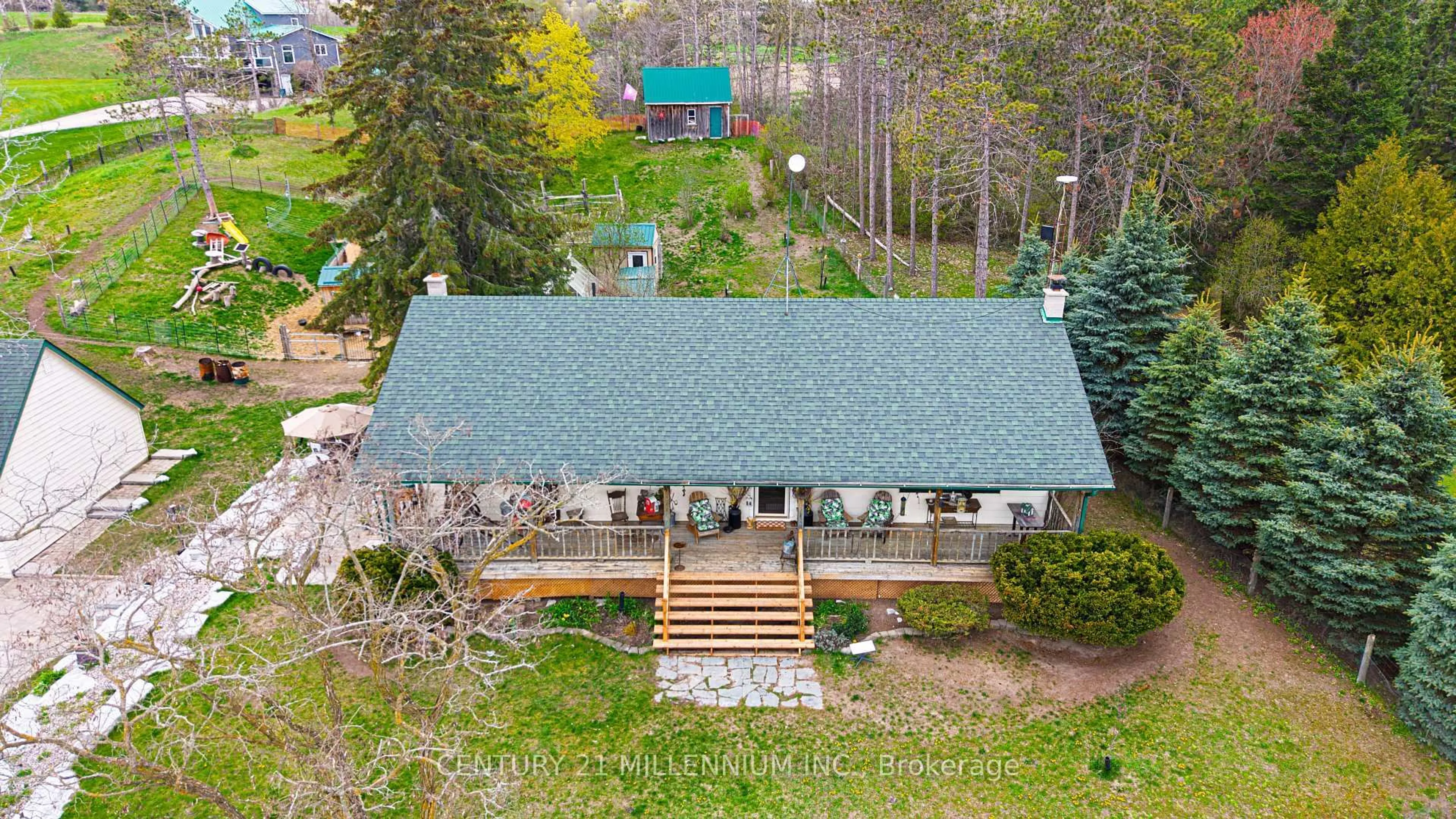 A pic from outside/outdoor area/front of a property/back of a property/a pic from drone, unknown for 6046 3rd Line, Essa Ontario L9R 1V2