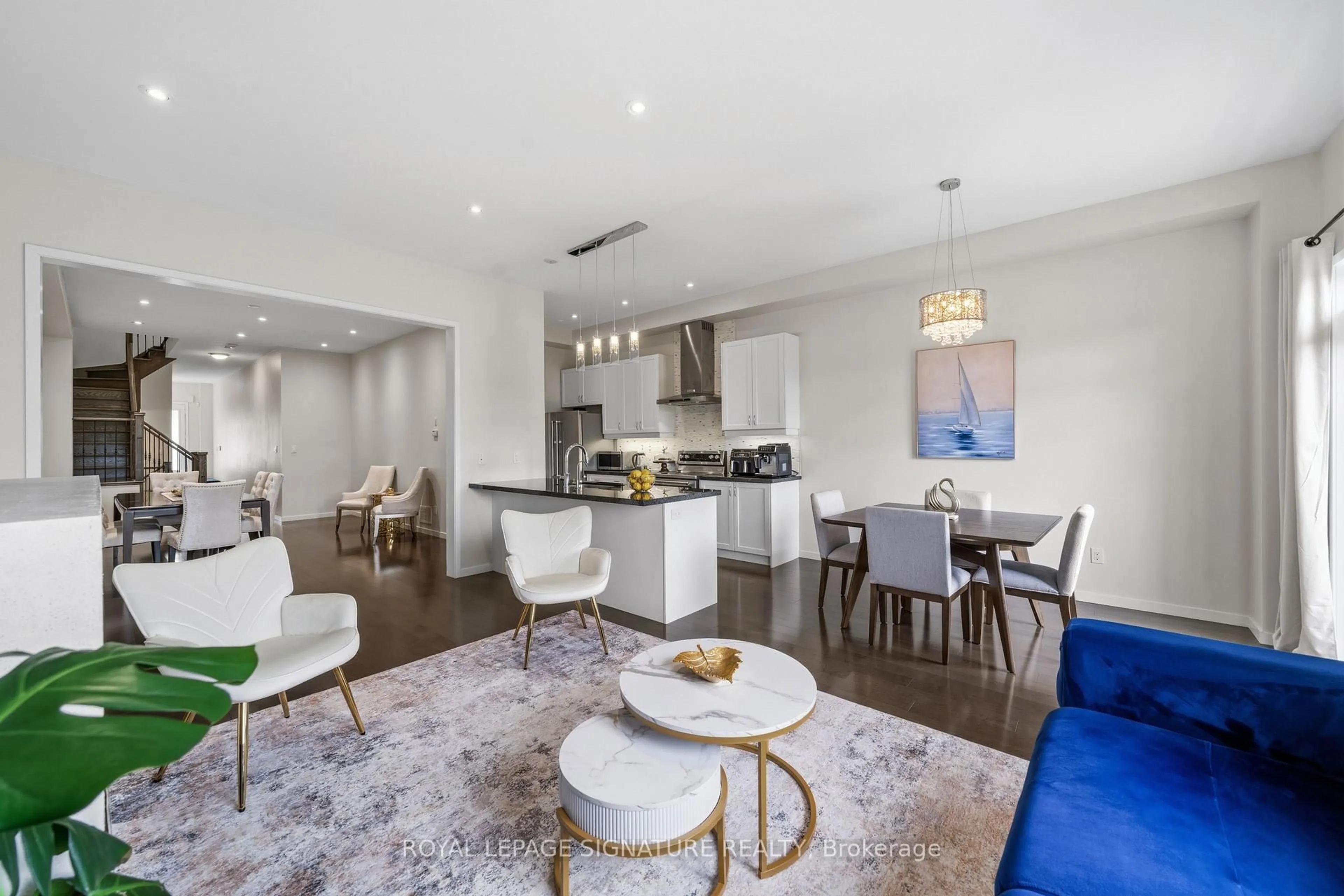 Open concept kitchen, unknown for 116 Elyse Crt, Aurora Ontario L4G 2C9