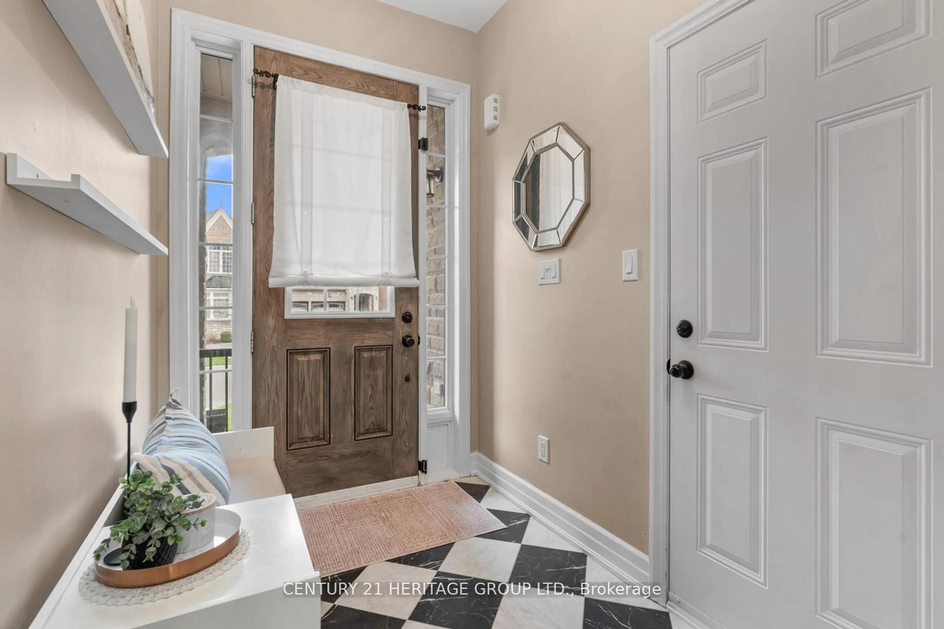 Indoor entryway for 67 Alex Campbell Cres, King Ontario L7B 1K9
