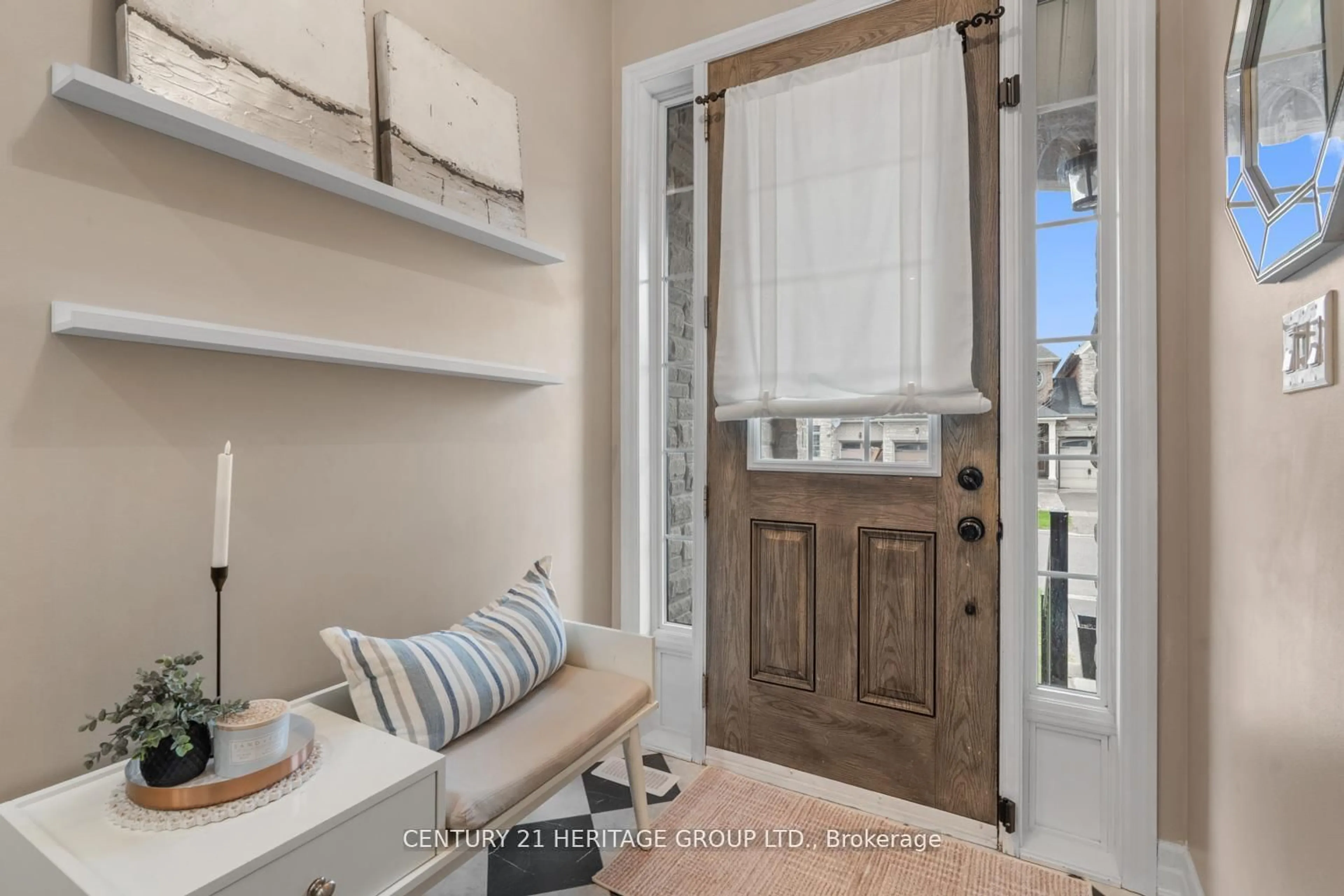 Indoor entryway for 67 Alex Campbell Cres, King Ontario L7B 1K9