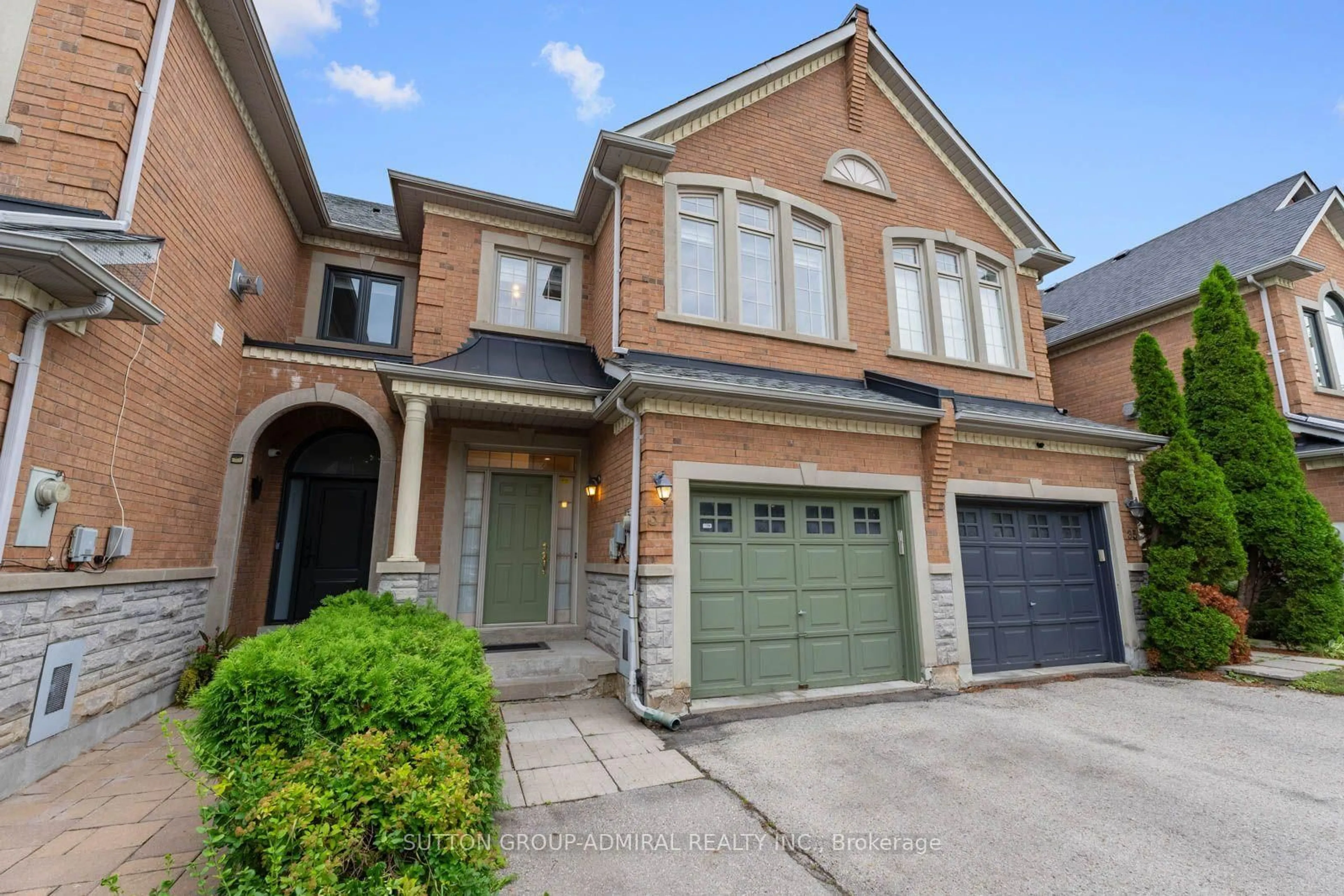Home with brick exterior material, street for 37 Kingsbridge Circ, Vaughan Ontario L4J 8N8