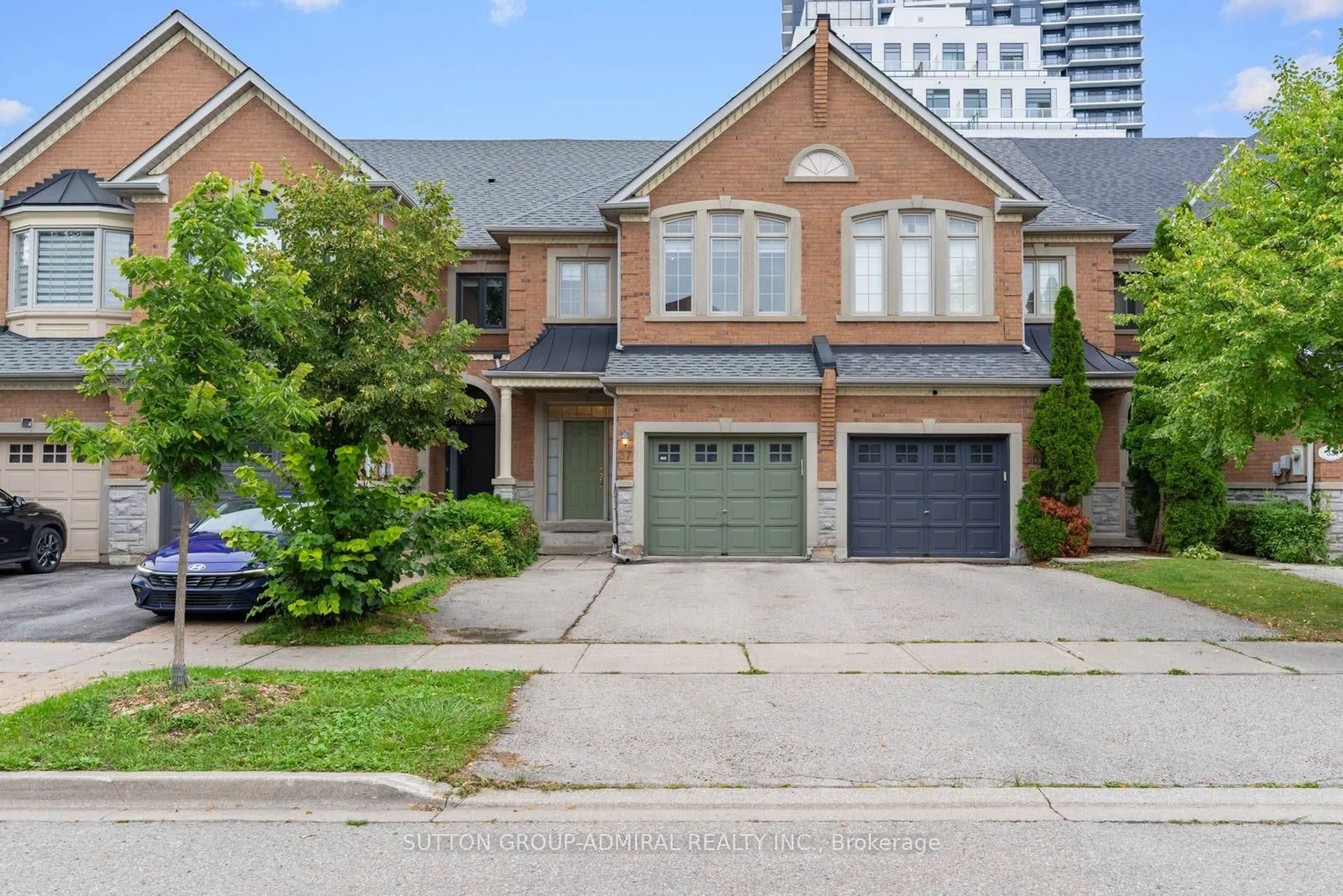 Home with brick exterior material, street for 37 Kingsbridge Circ, Vaughan Ontario L4J 8N8