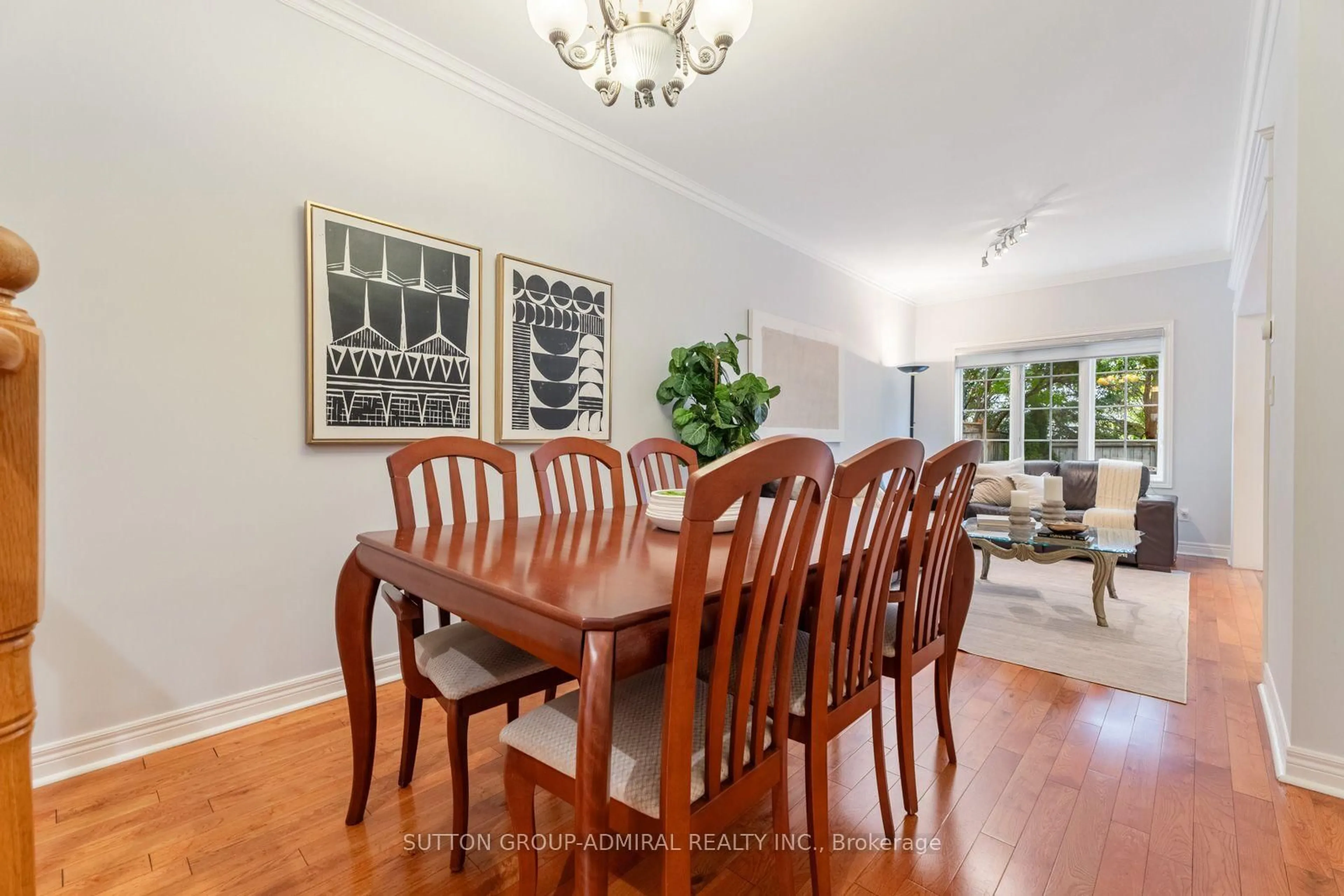 Dining room, wood/laminate floor for 37 Kingsbridge Circ, Vaughan Ontario L4J 8N8