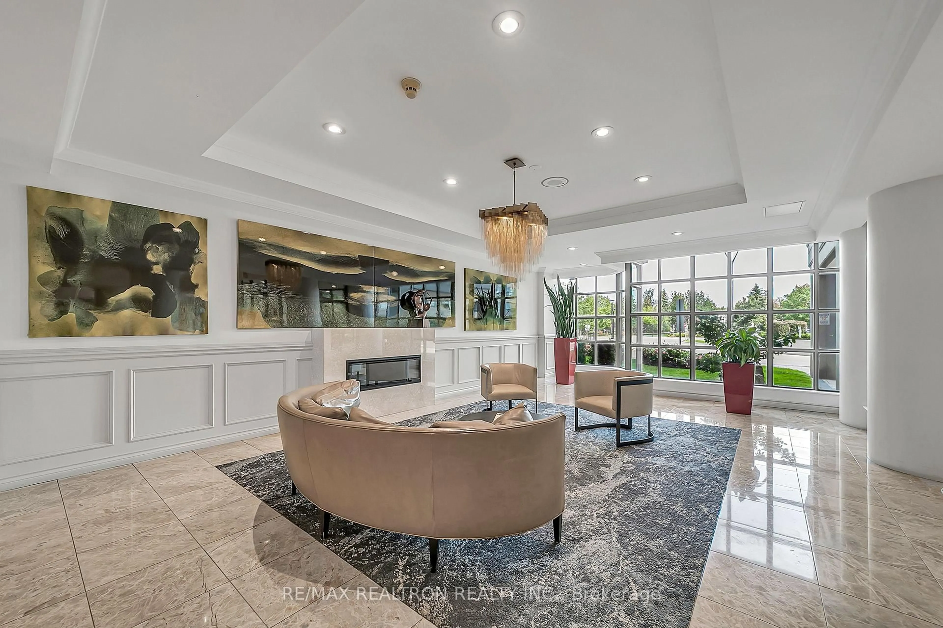 Lobby for 7 Townsgate Dr #810, Vaughan Ontario L4J 7Z9