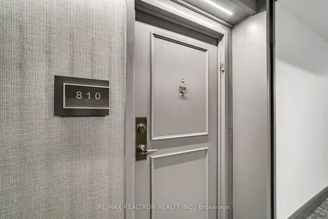 7 Townsgate Dr #810, Vaughan 4