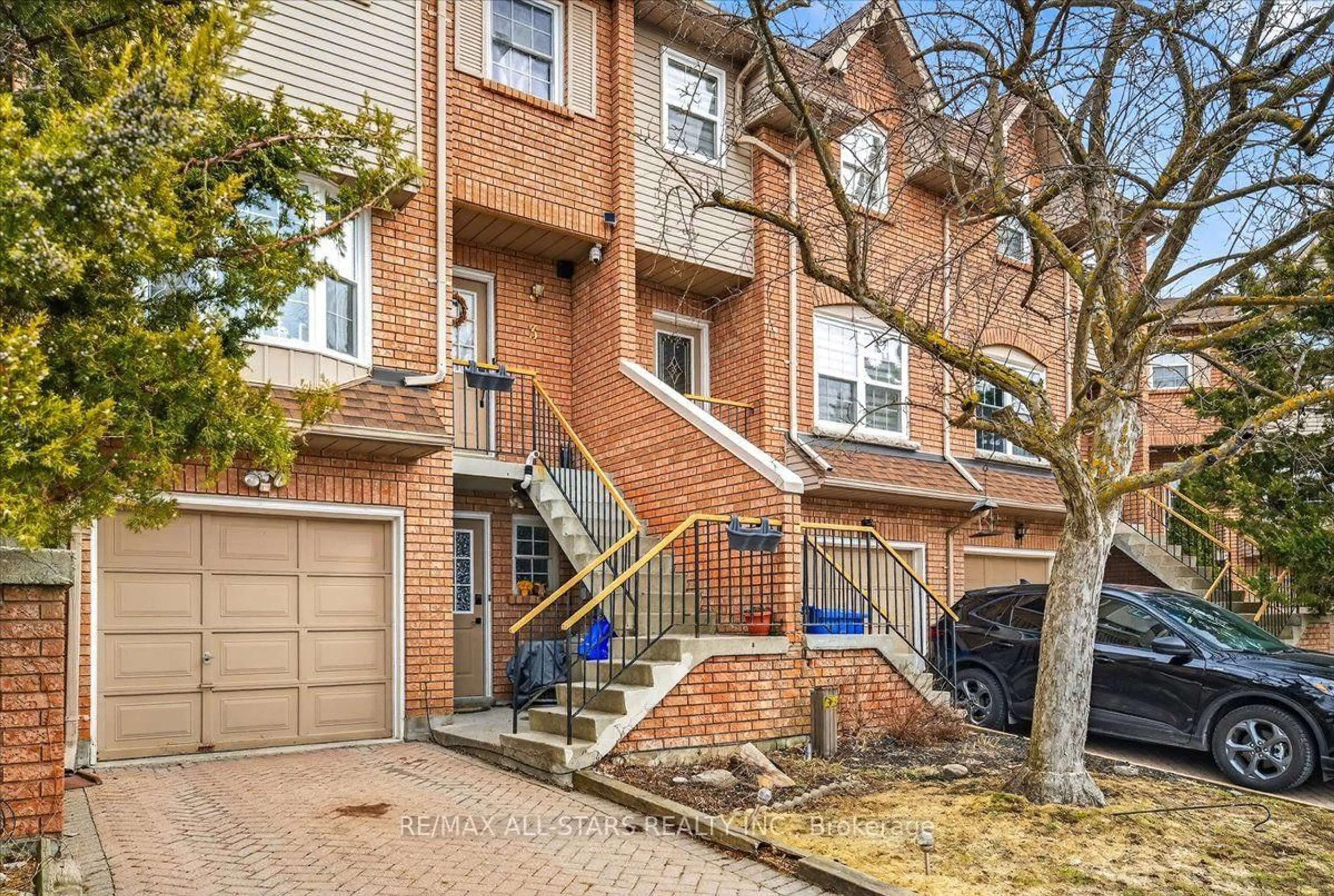 Home with brick exterior material, street for 119 Spring Rd #3, Georgina Ontario L4P 2K4