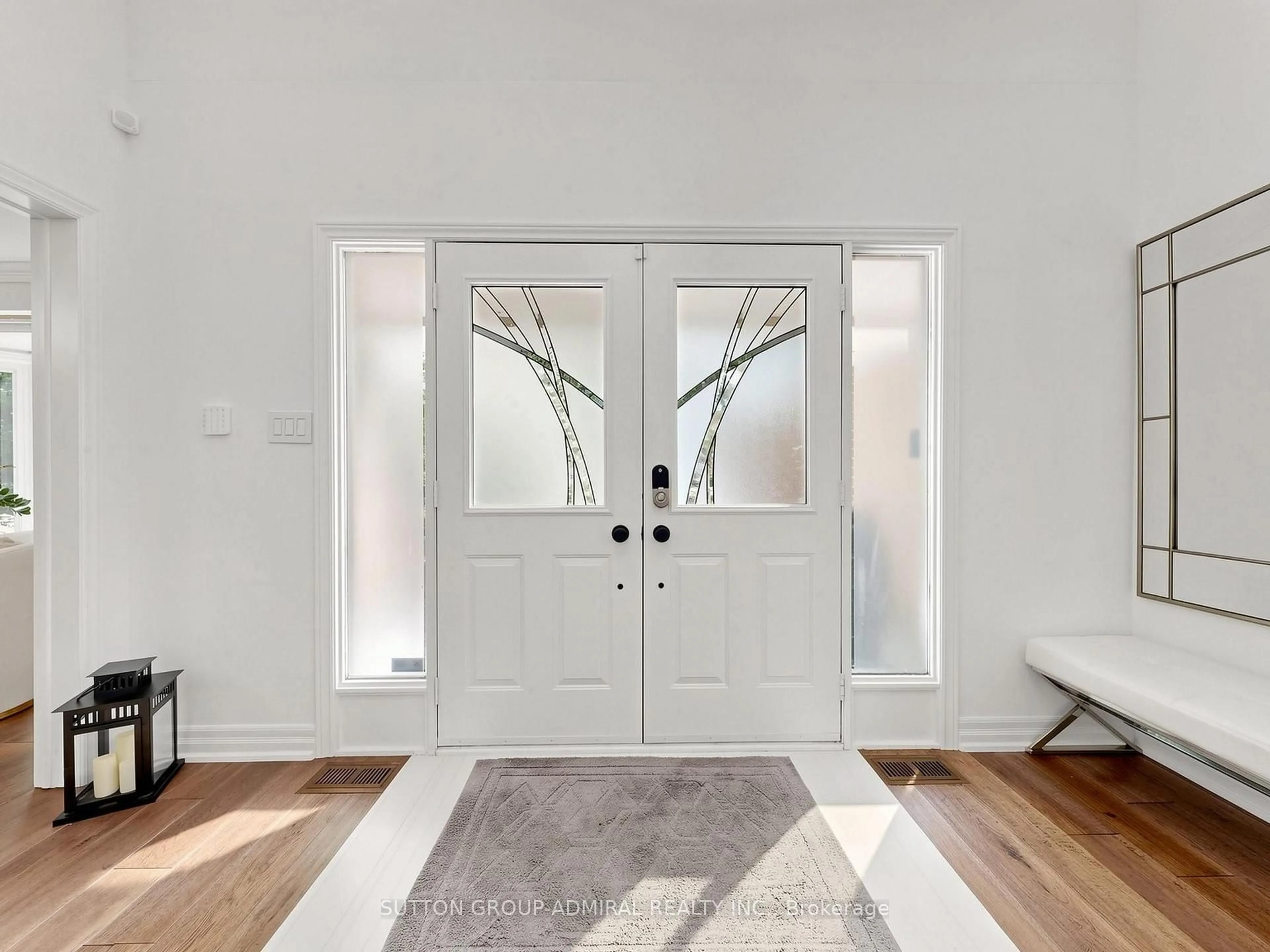 Indoor entryway for 48 Petch Cres, Aurora Ontario L4G 5N9