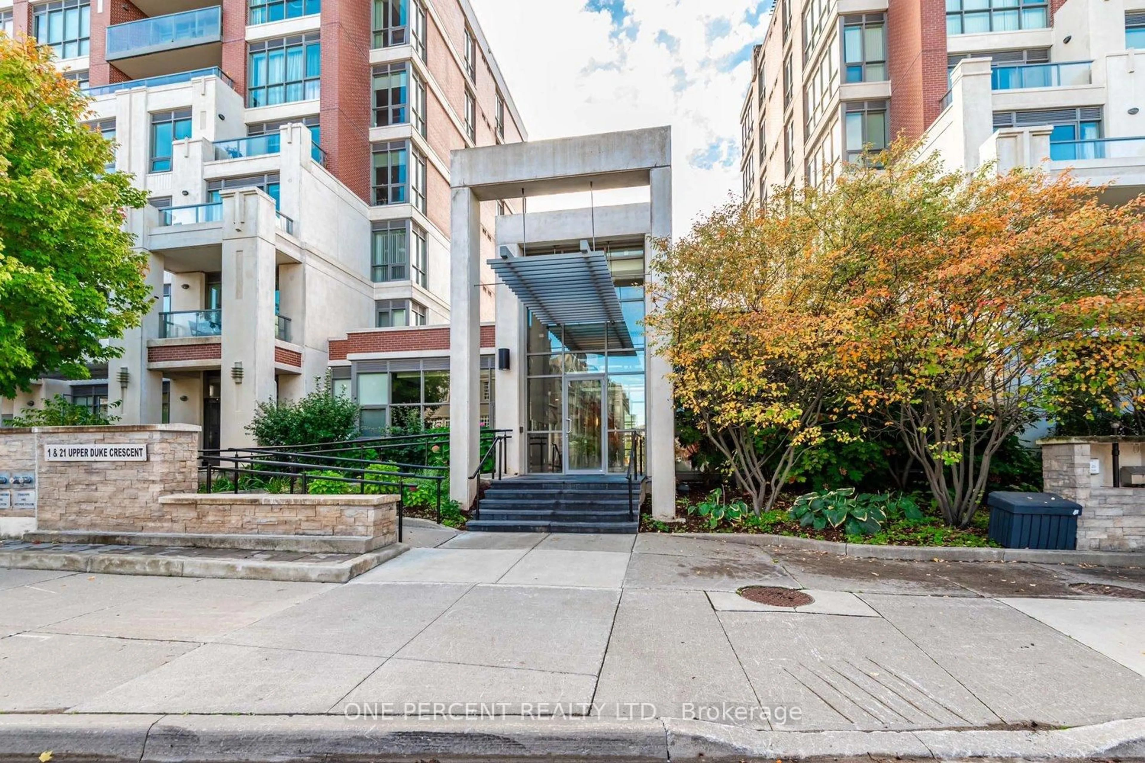 Indoor foyer for 21 Upper Duke Cres #401, Markham Ontario L6G 0B7