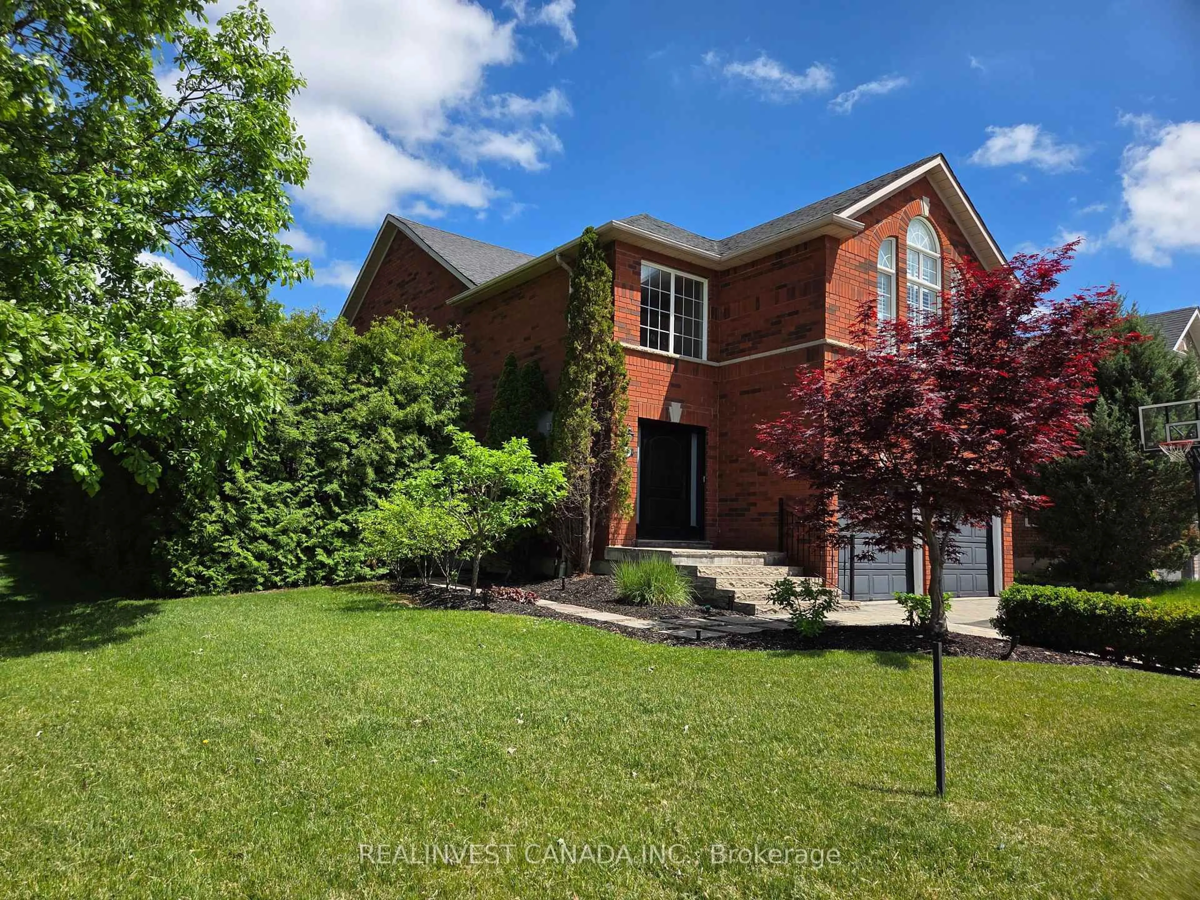 Home with brick exterior material, street for 84 Worthington Ave, Richmond Hill Ontario L4E 3X1