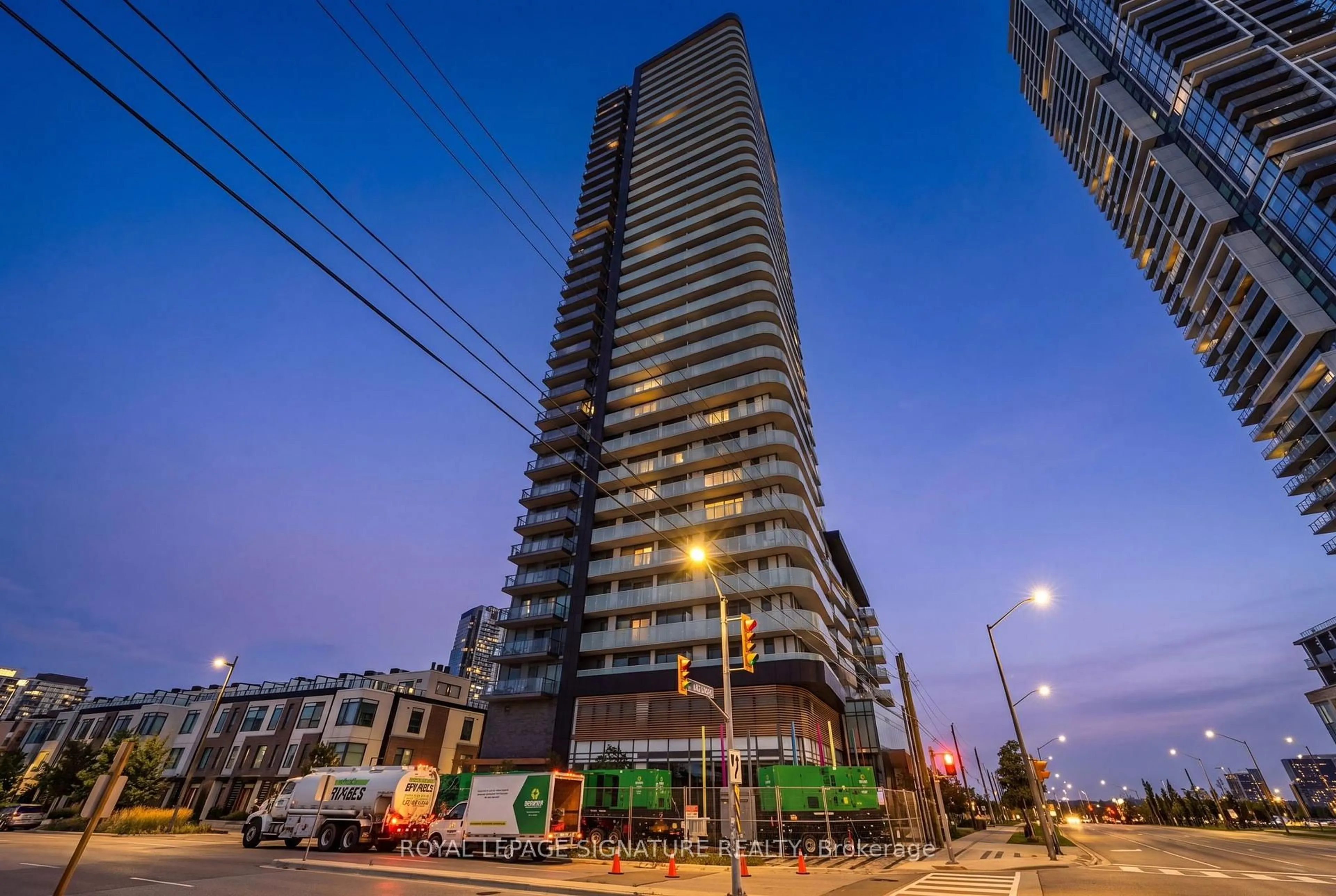 Patio, building for 7895 Jane St #2908, Vaughan Ontario L4K 0K2