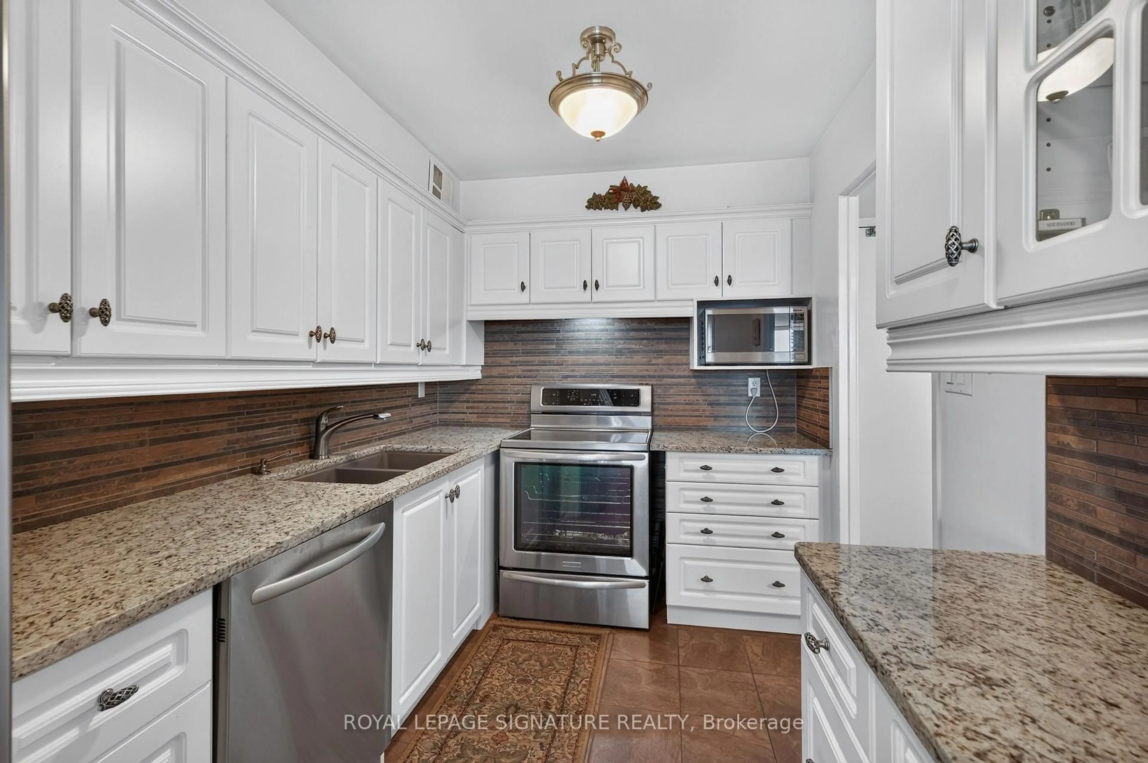 Open concept kitchen, ceramic/tile floor for 50 Baif Blvd #1210, Richmond Hill Ontario L4C 5L1
