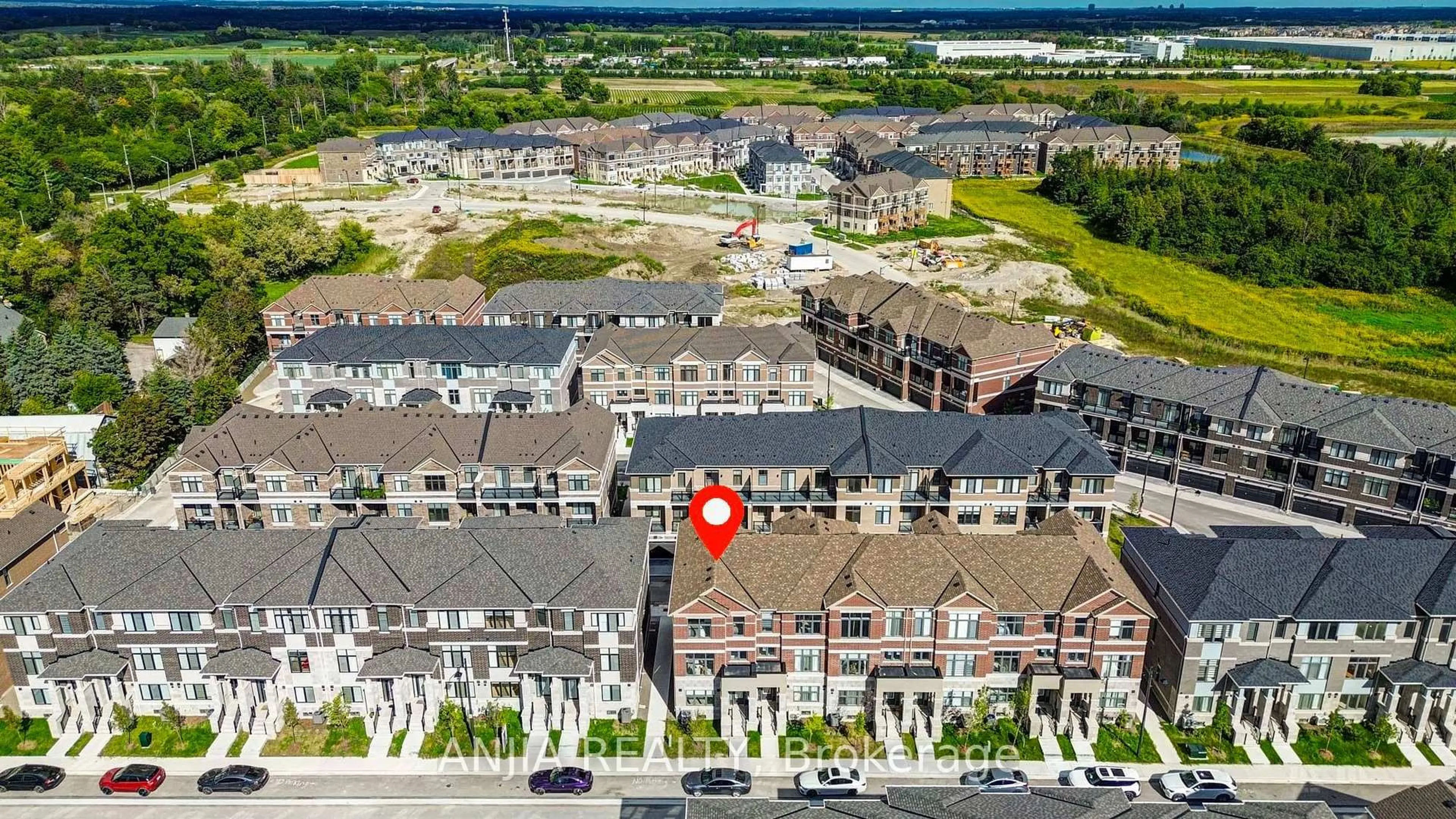A pic from outside/outdoor area/front of a property/back of a property/a pic from drone, unknown for 41 Kahshe Lane, Richmond Hill Ontario L4S 0N7