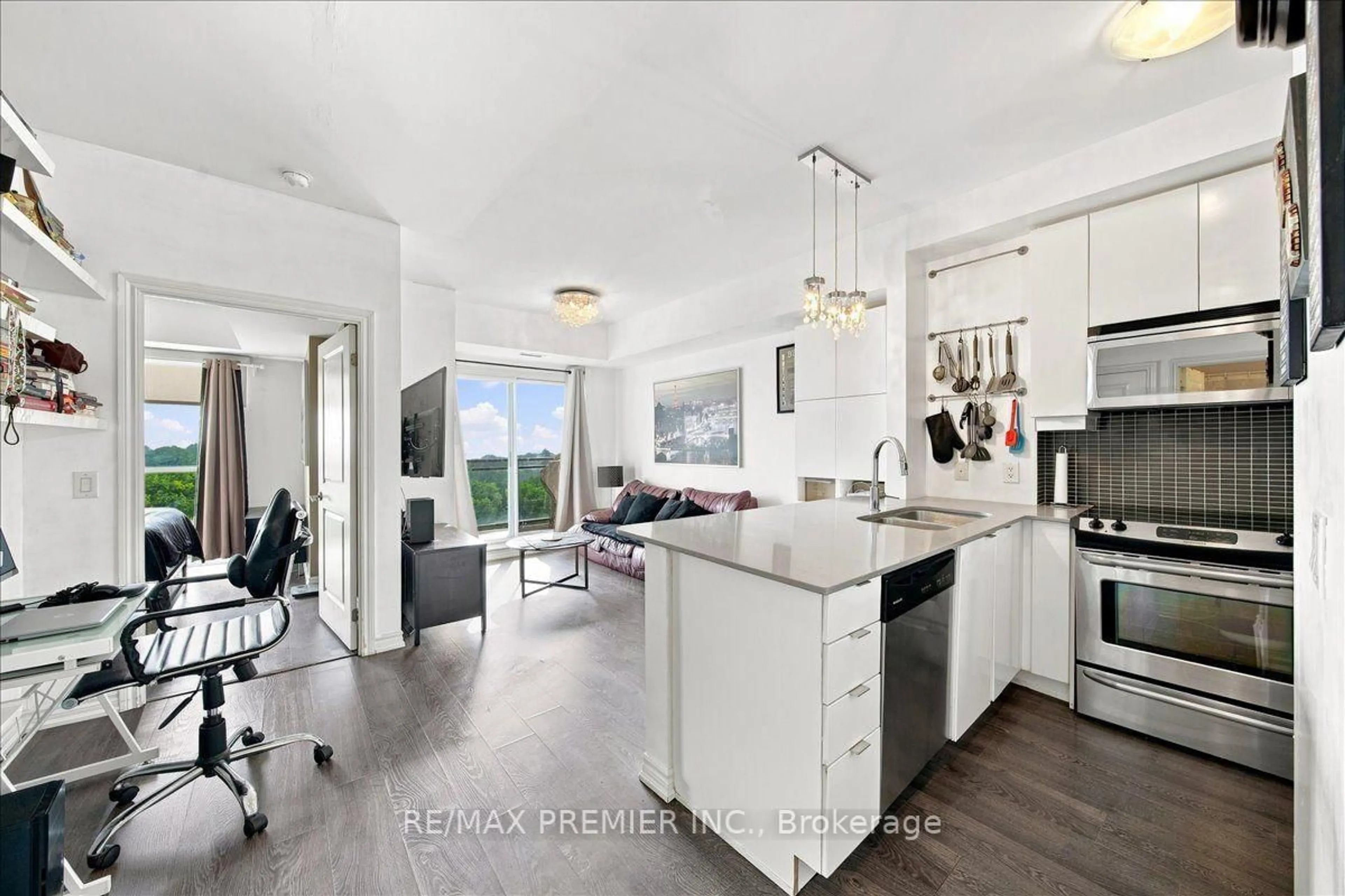 Open concept kitchen, ceramic/tile floor for 7730 Kipling Ave #708, Vaughan Ontario L4L 1Y9