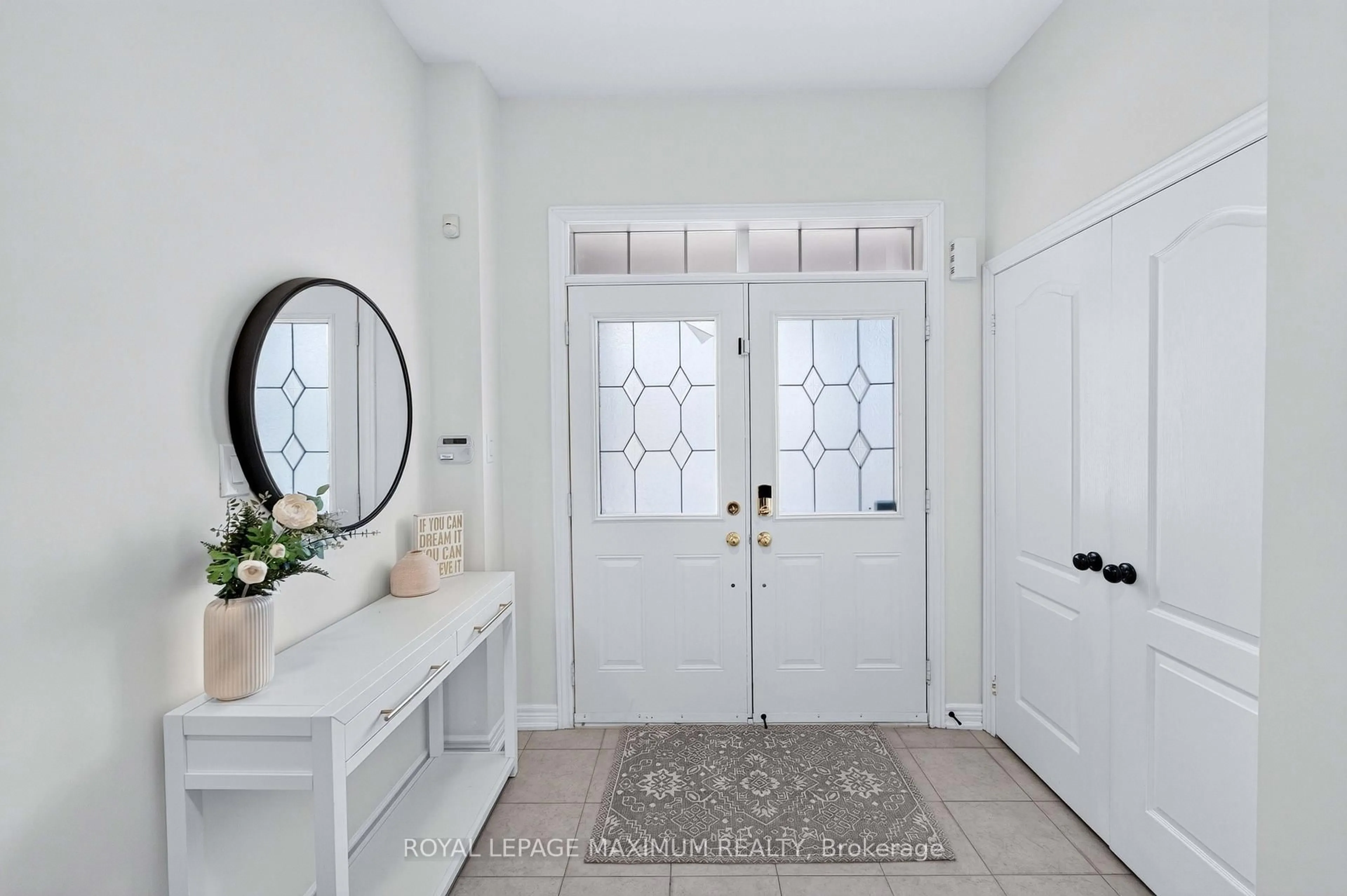 Indoor entryway for 95 White Beach Cres, Vaughan Ontario L6A 0R2