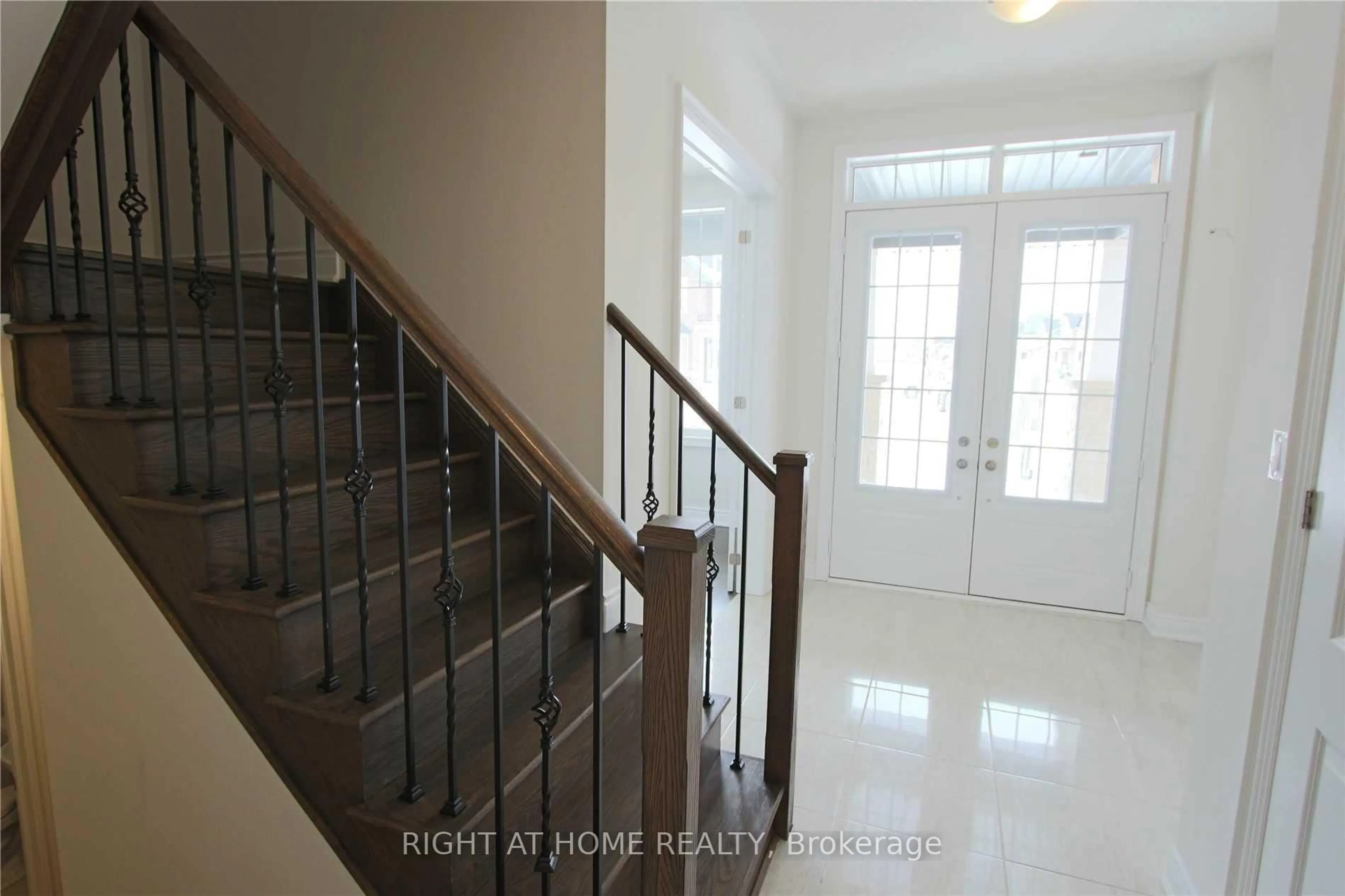 Unknown for 1665 Emberton Way, Innisfil Ontario L9S 0N4