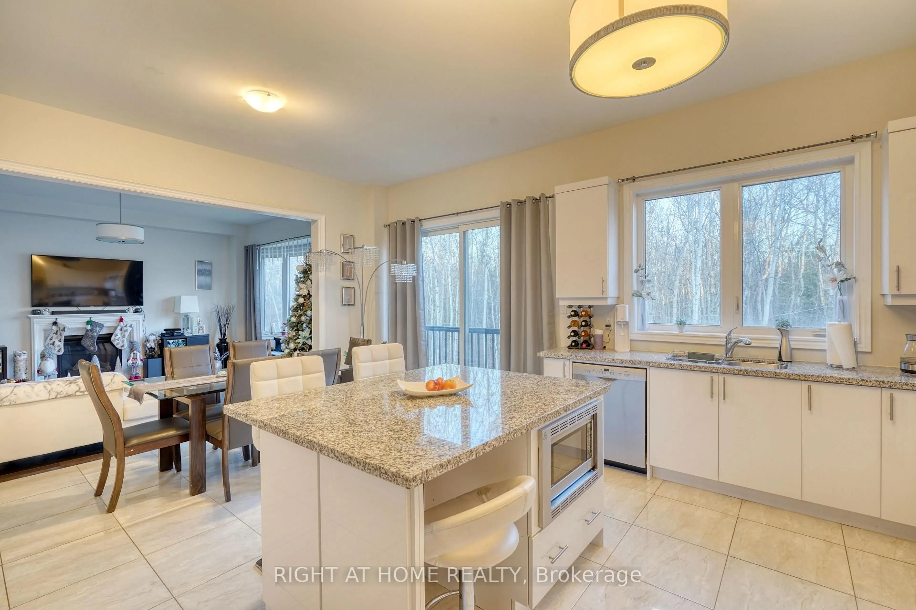 Open concept kitchen, ceramic/tile floor for 1665 Emberton Way, Innisfil Ontario L9S 0N4