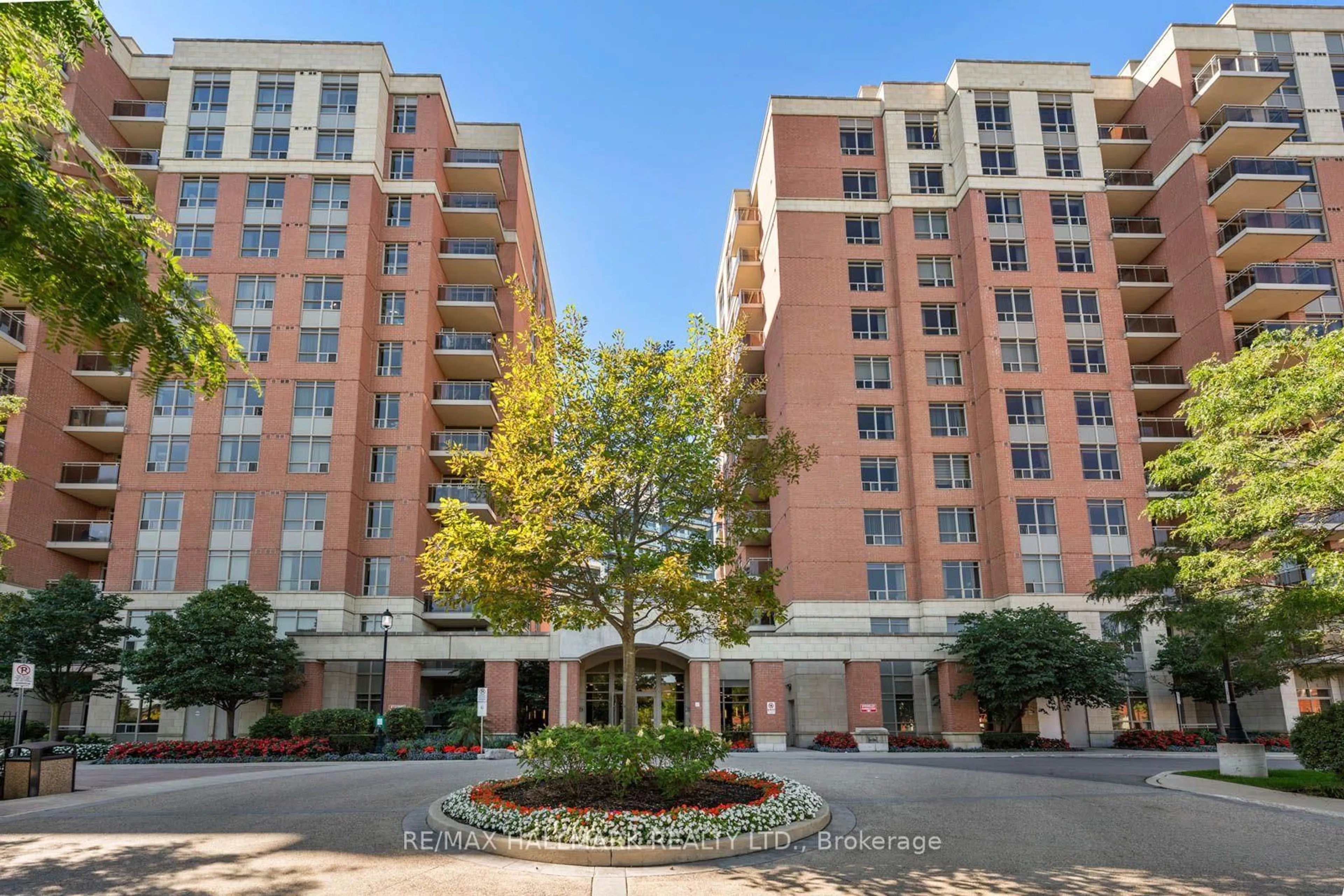 Unknown for 75 King William Cres #LPH6, Richmond Hill Ontario L4B 0C1