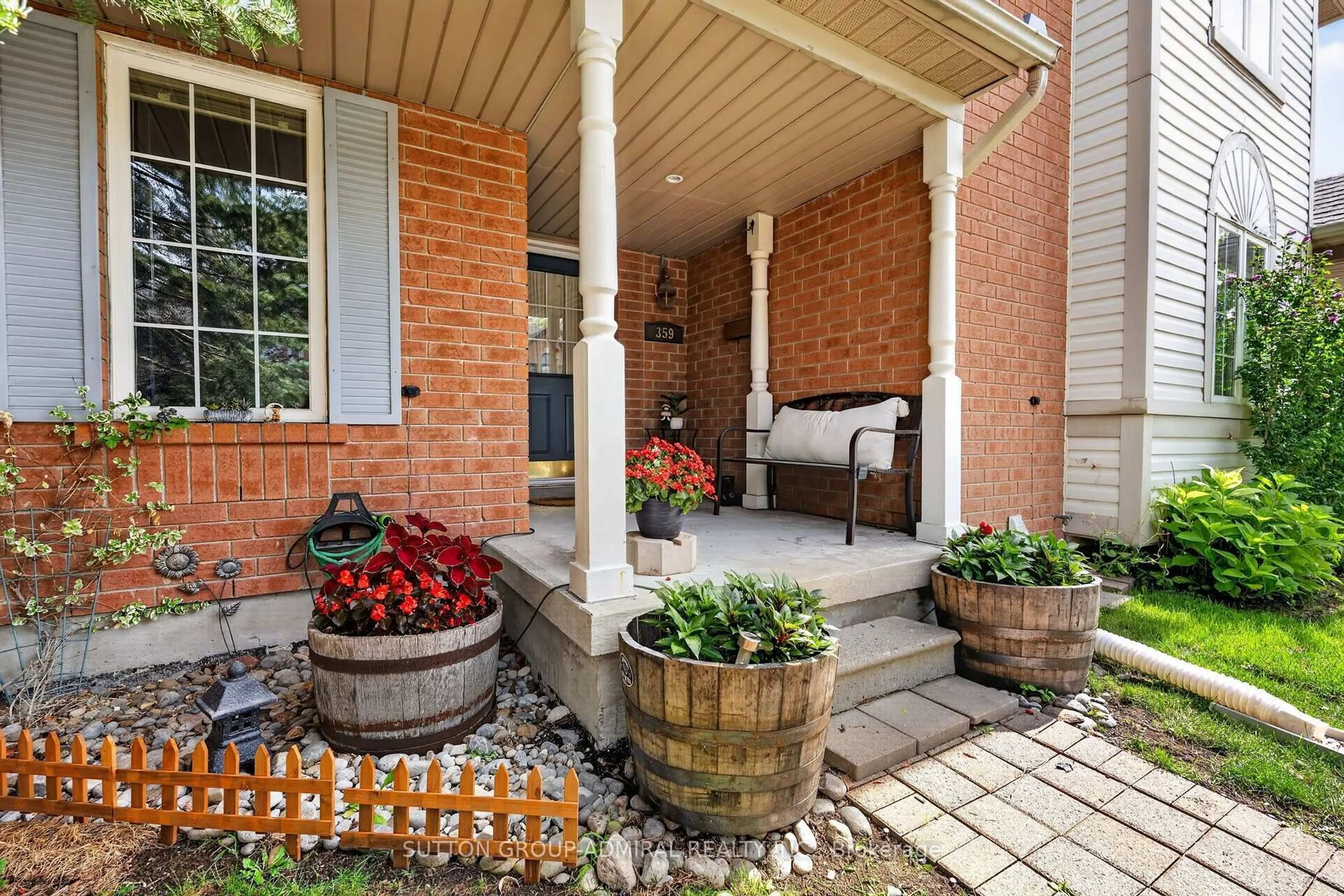 Patio, street for 359 John West Way, Aurora Ontario L4G 7J7