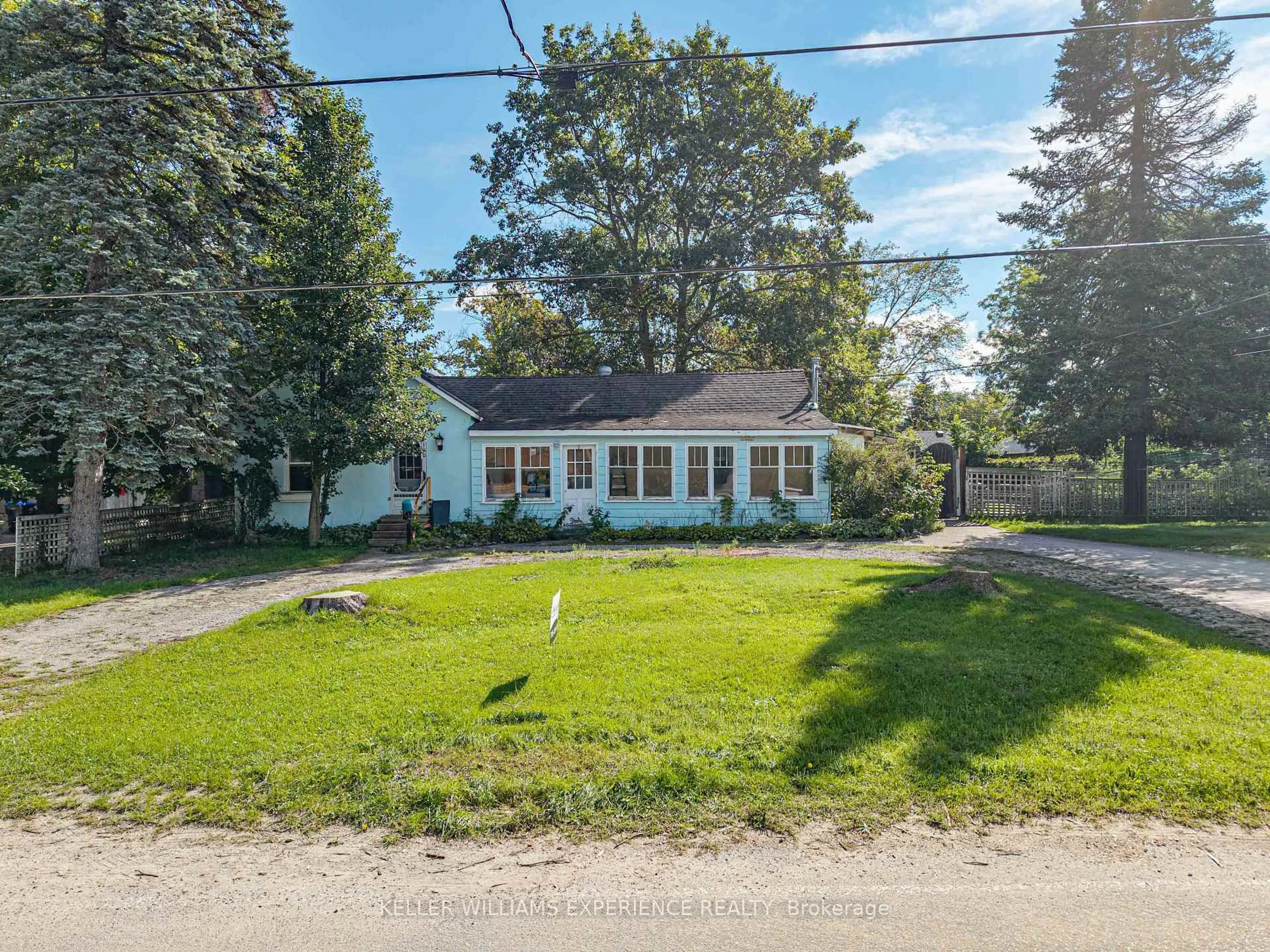 A pic from outside/outdoor area/front of a property/back of a property/a pic from drone, street for 120 Elizabeth St, Essa Ontario L0M 1B0