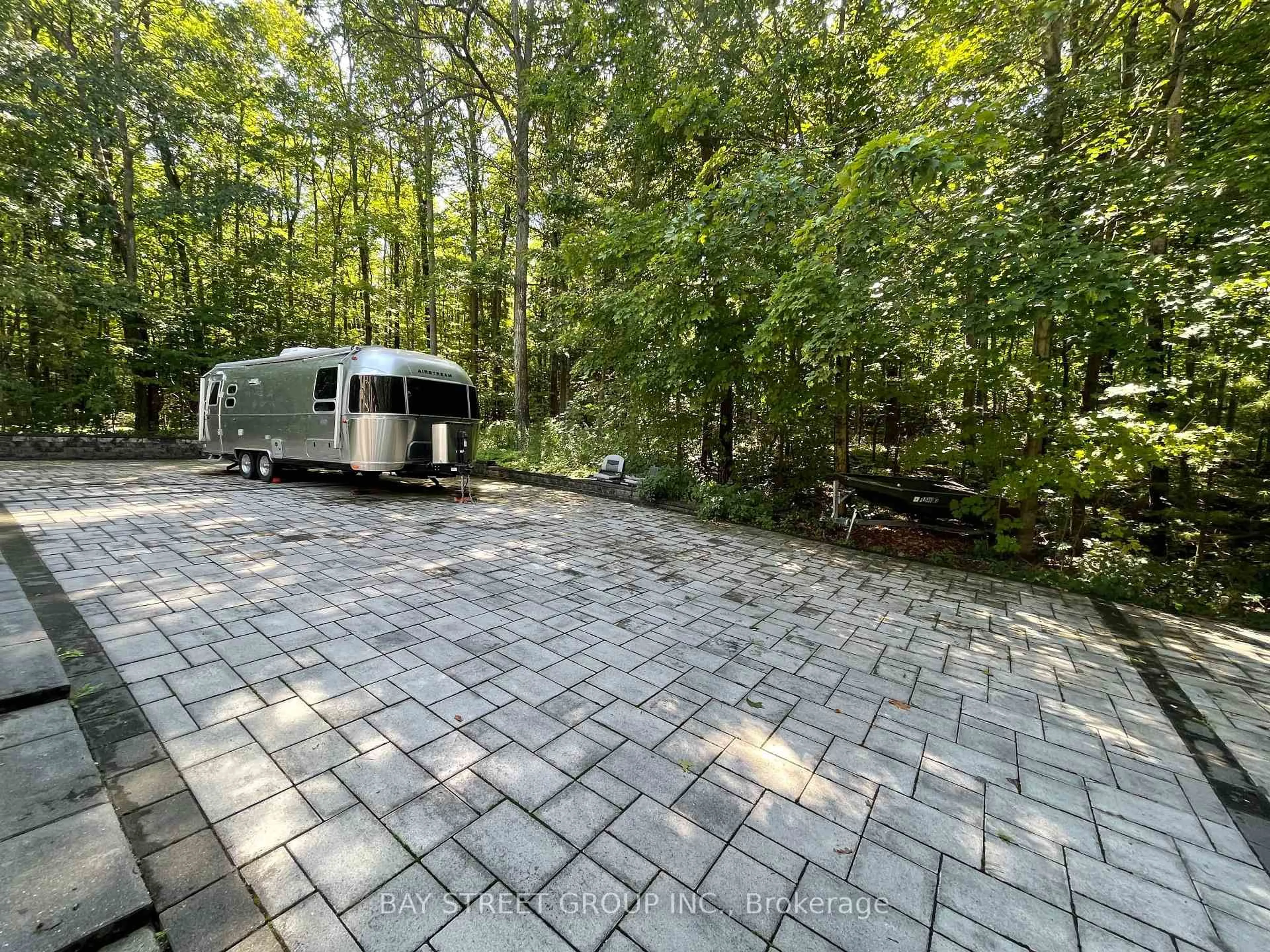 Unknown for 42 Loggers Tr, Whitchurch-Stouffville Ontario L3Y 4W1