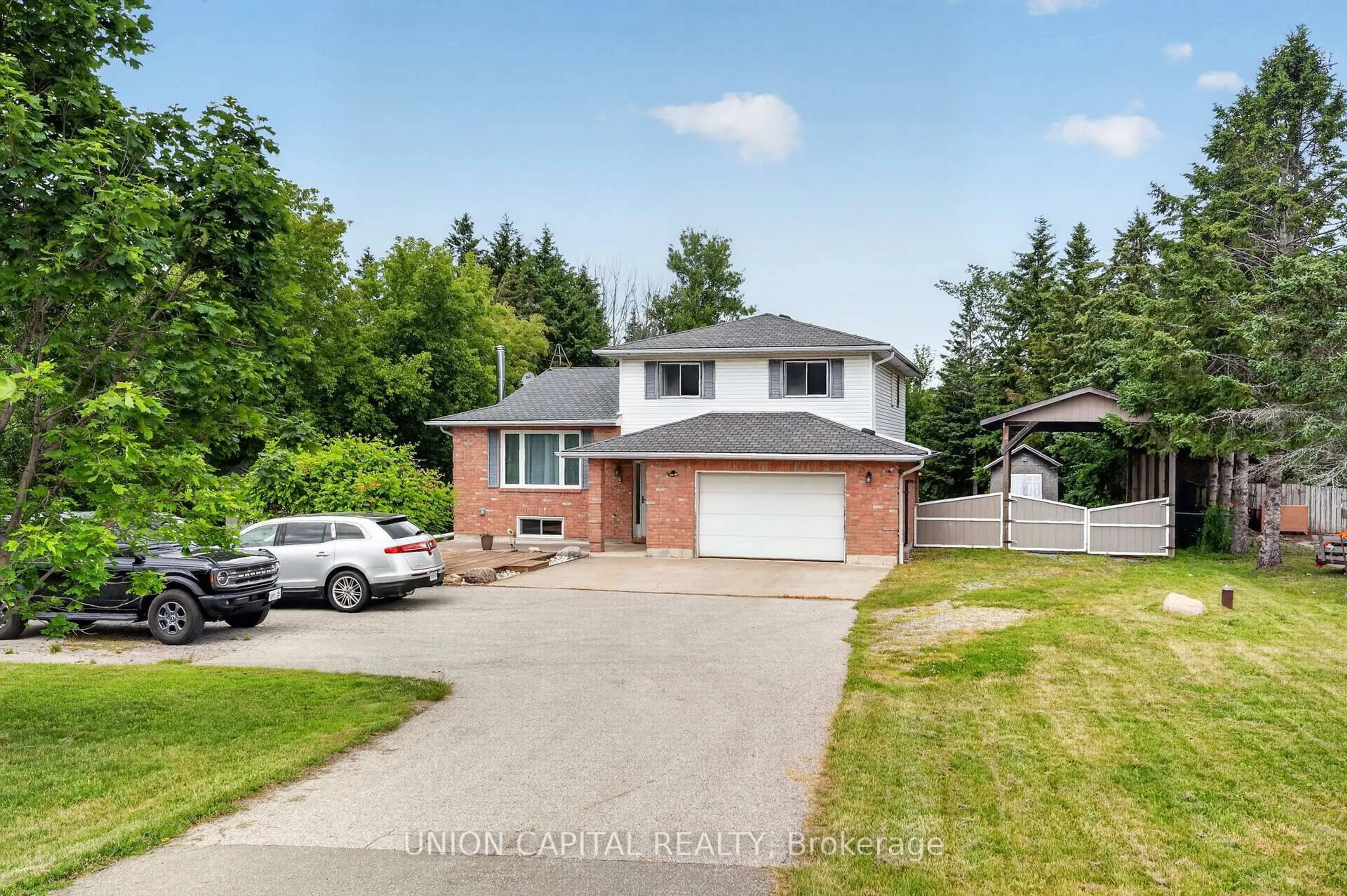 A pic from outside/outdoor area/front of a property/back of a property/a pic from drone, street for 3132 Ravenshoe Rd, Georgina Ontario L4P 3E9